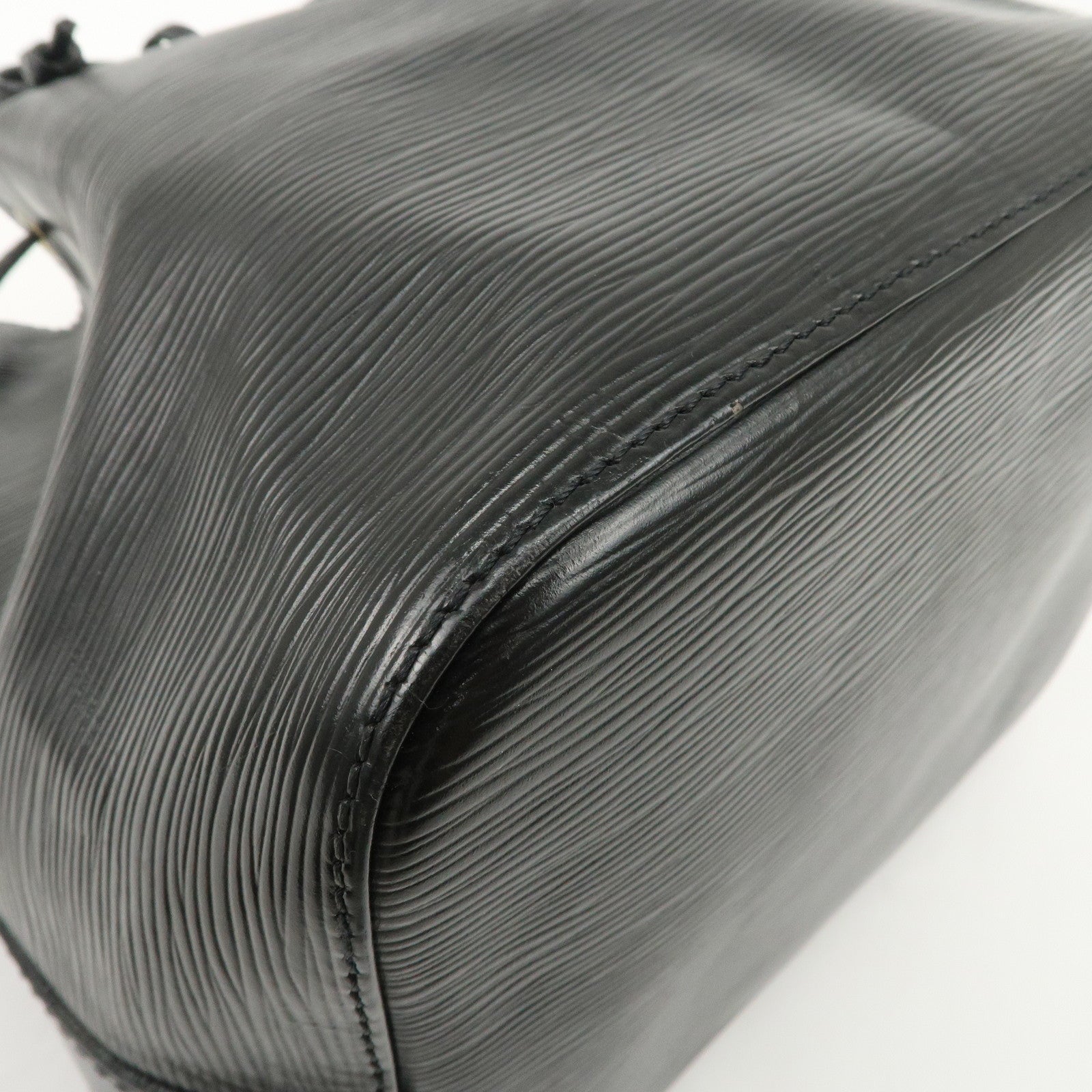Louis Vuitton Epi Petit Noe Shoulder Bag Noir Black M59012