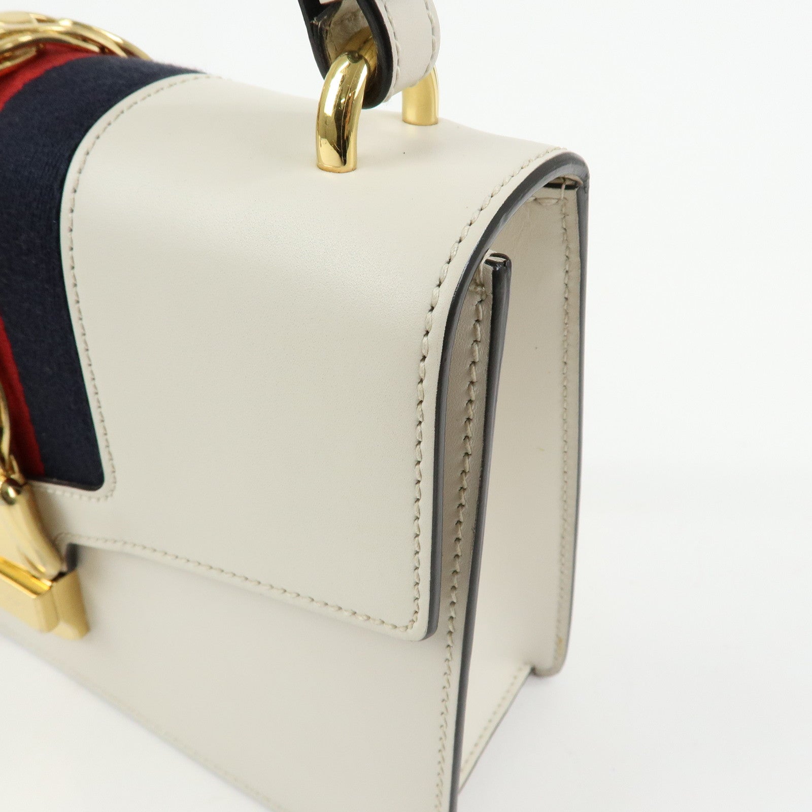 GUCCI Sylvie Sherry Leather Shoulder Bag Ribbon Charm White 421882