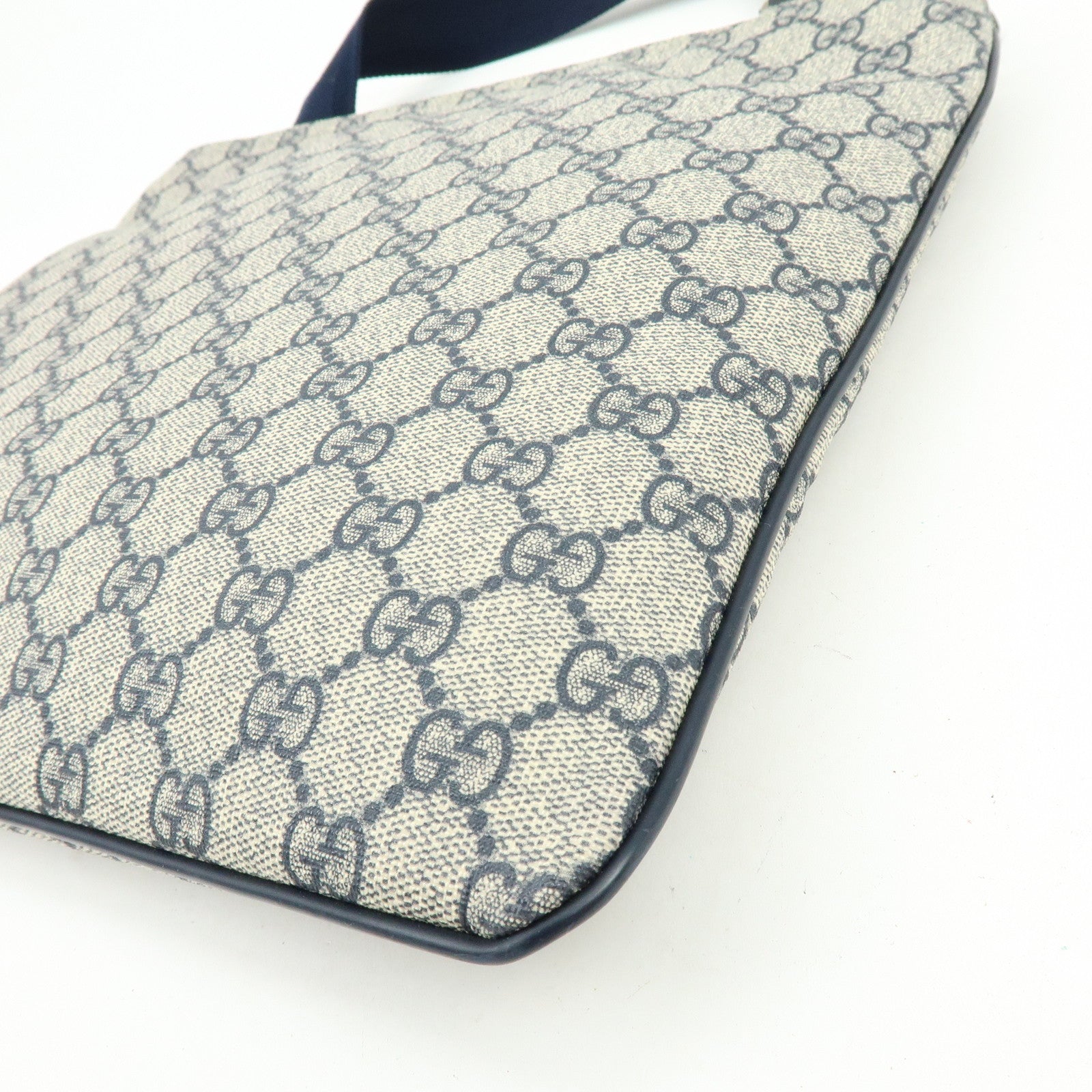 GUCCI GG Supreme Shoulder Bag Crossbody Bag Gray Navy Beige 201446