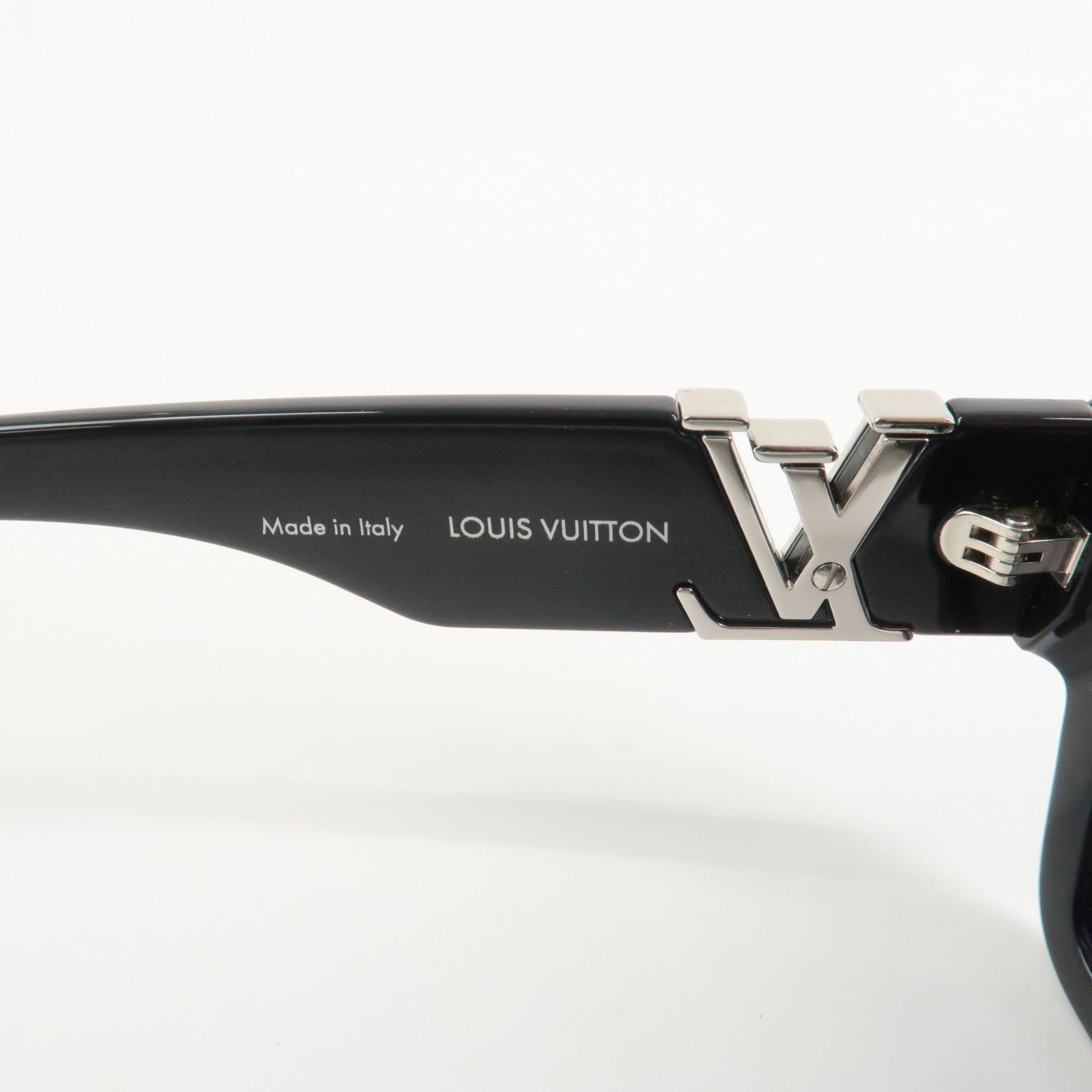 Louis Vuitton LV Sleek Square Plastic Sunglasses Black Z2178E