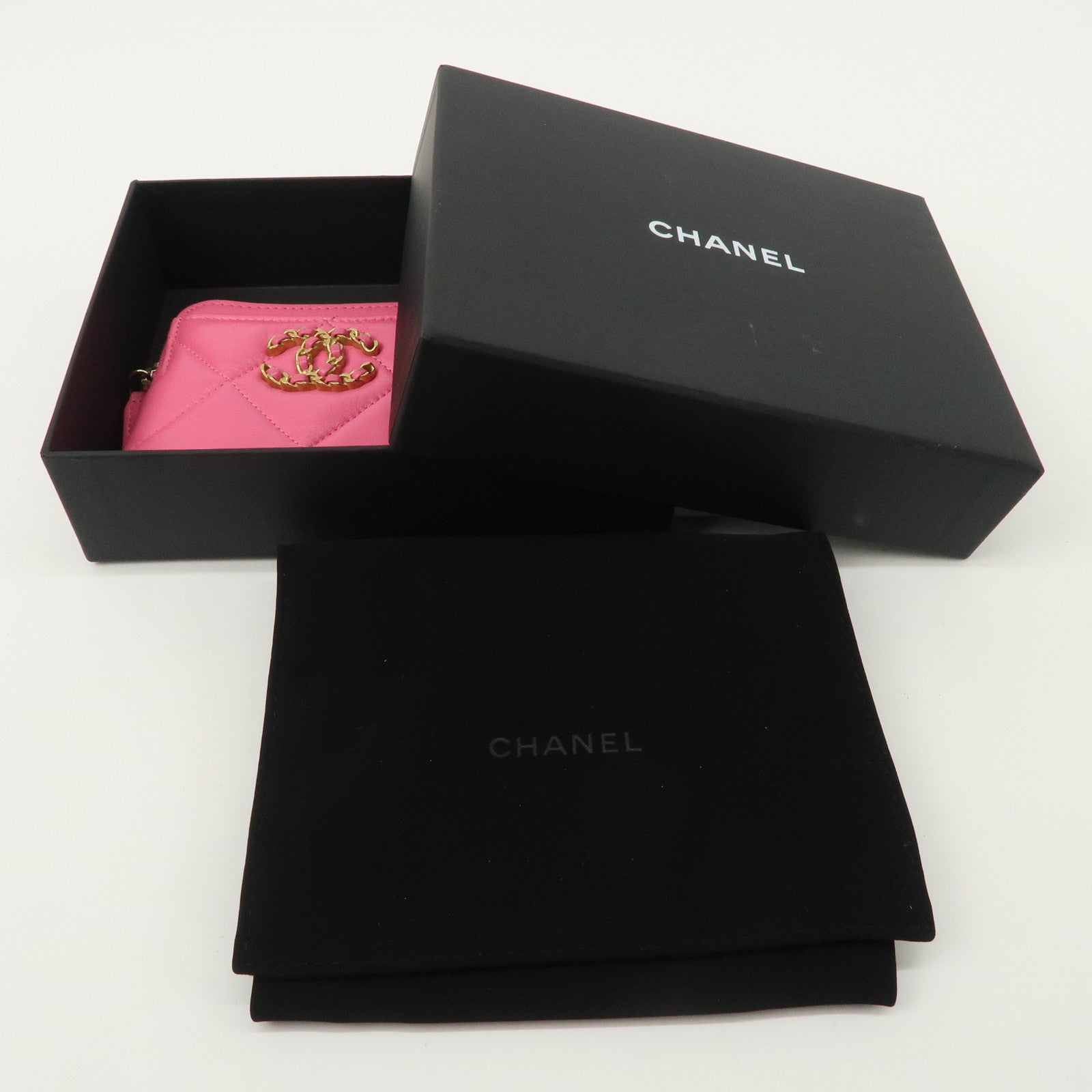 CHANEL Matelasse Leather Zippy Coin Wallet Coin Purse Pink AP2086