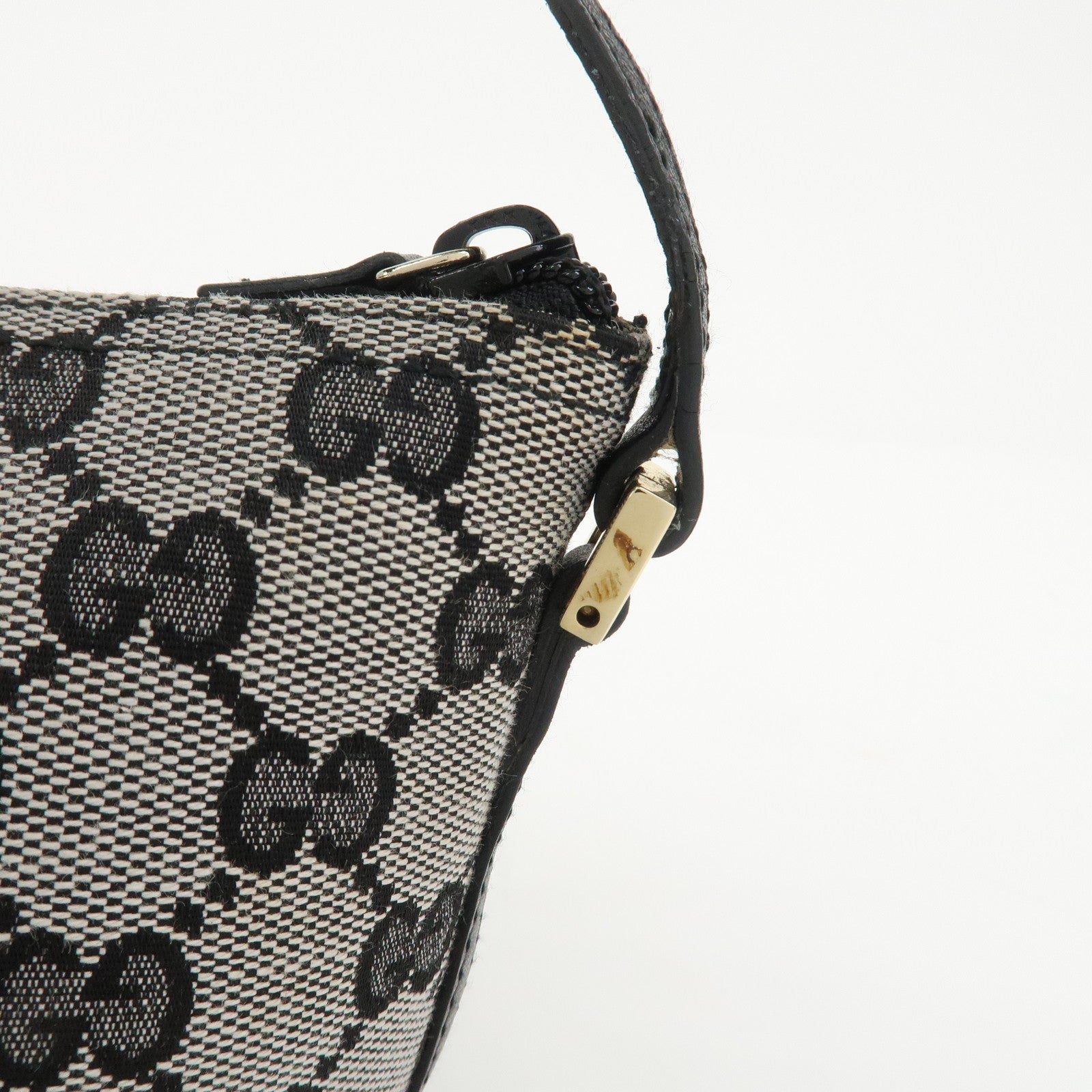 GUCCI Boat Bag GG Canvas Leather Accessory Pouch Hand Bag 039.1103