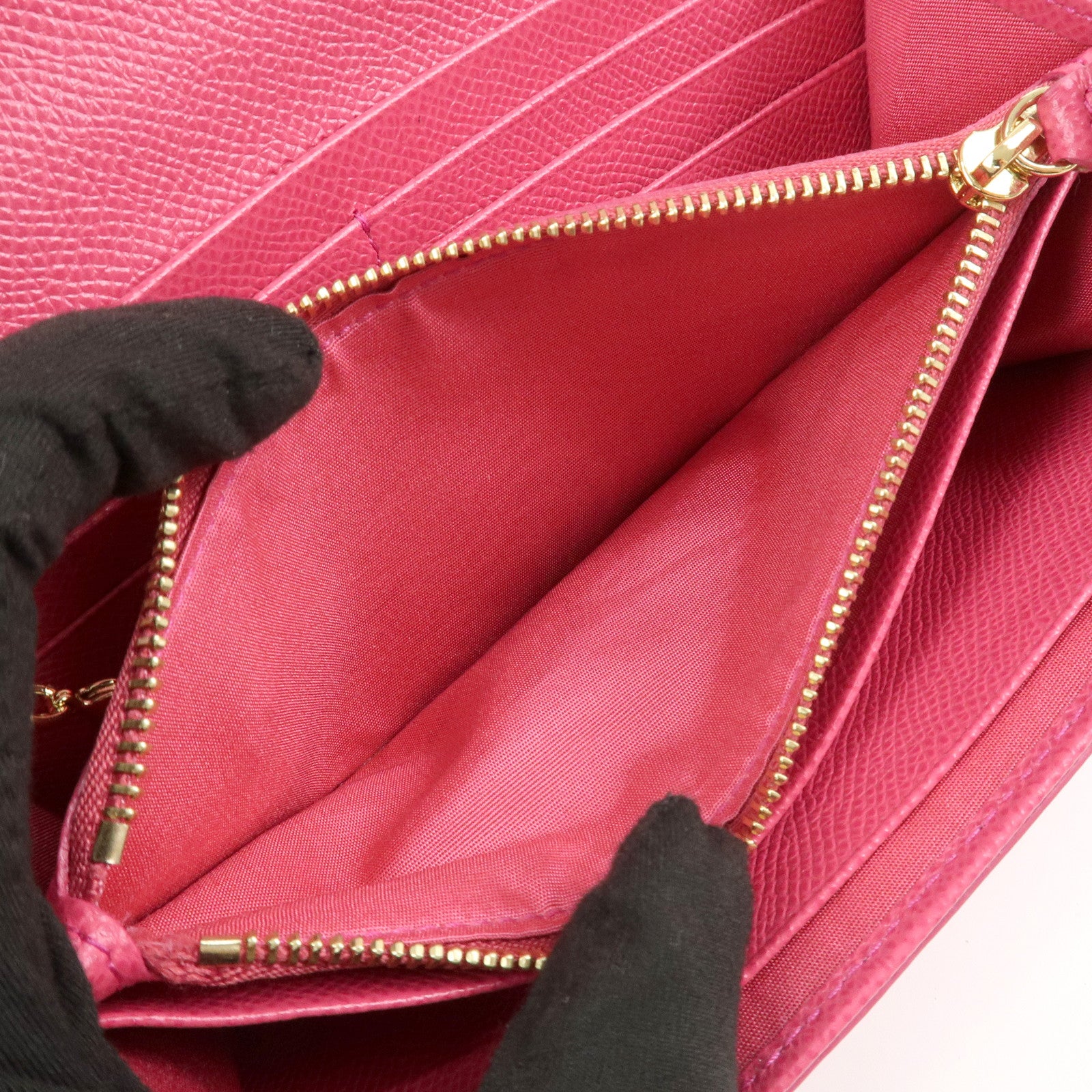 Ferragamo Vara Ribbon Logo Leather Long Wallet Pink