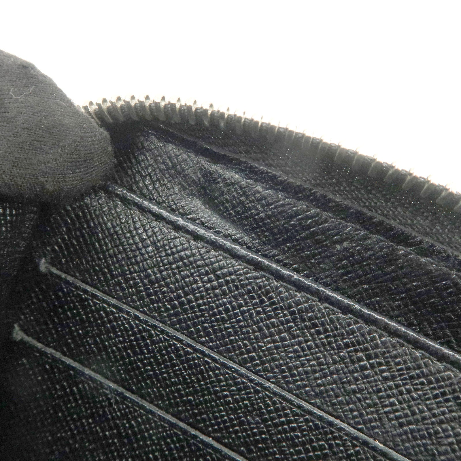 Louis Vuitton Epi leather Round Zippy Long Wallet Noir M60072