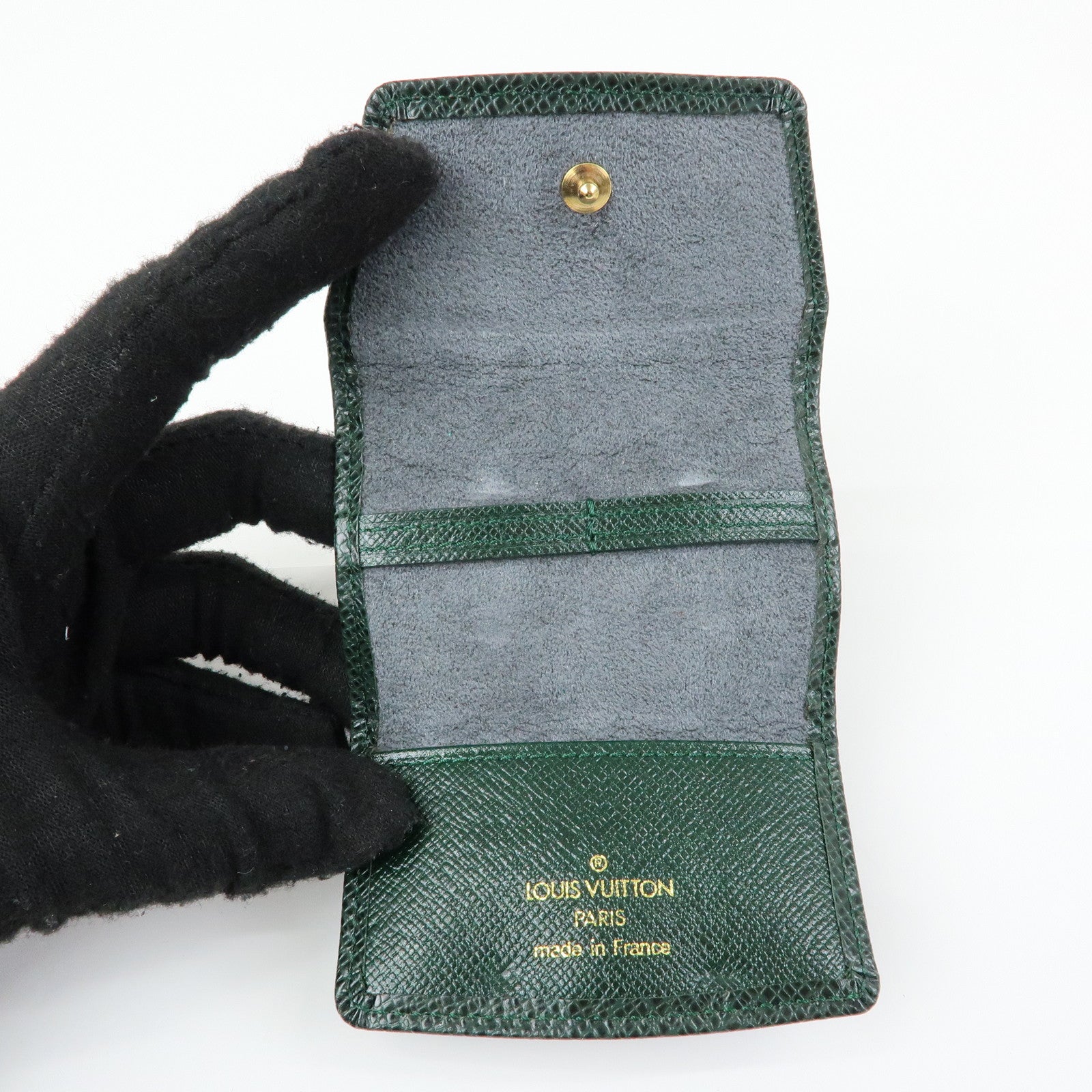 Louis Vuitton Taiga Boutons de Manchette Clous Cufflinks M30984