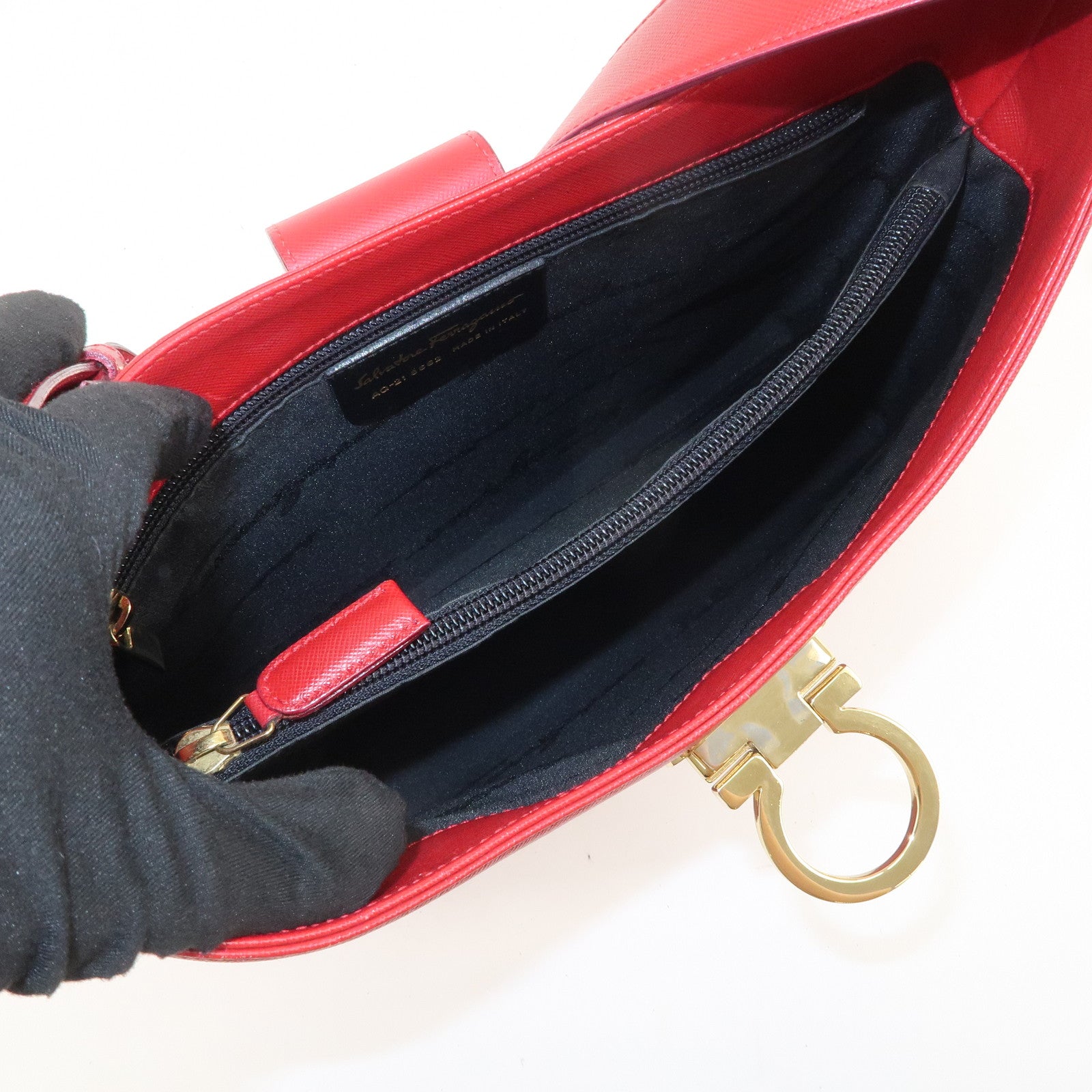 Ferragamo Gancini Leather Shoulder Bag Hand Bag Red