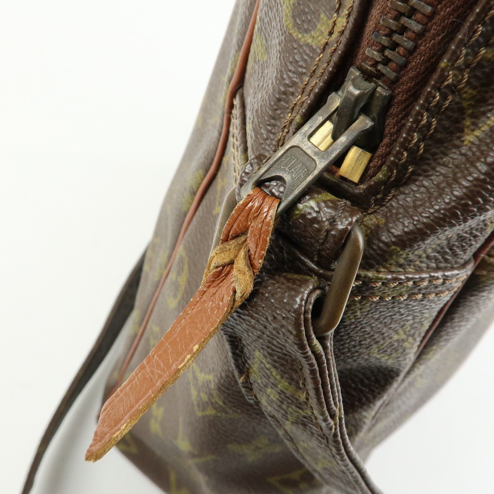 Louis Vuitton Monogram Canvas Leather Shoulder Bag Crossbody Bag