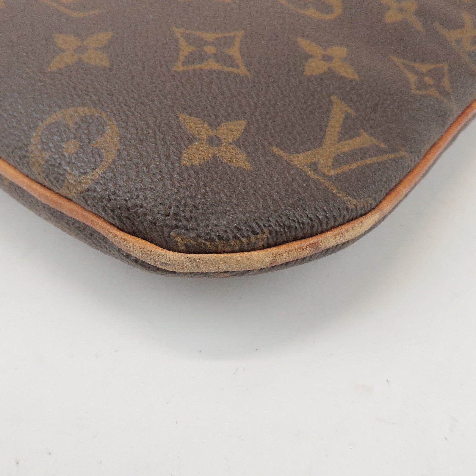 Louis Vuitton Monogram Pochette Bosphore Shoulder Bag M40044