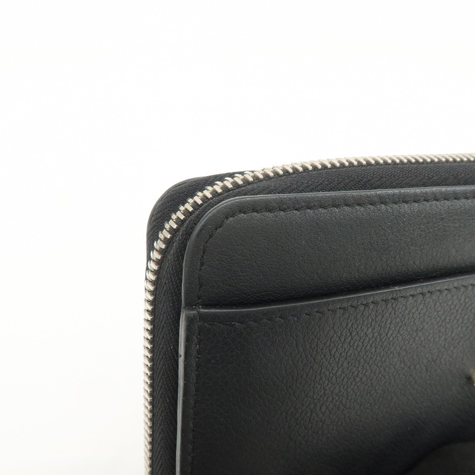 Louis Vuitton Lockme Leather Round Zippy Long Wallet Noir M62622
