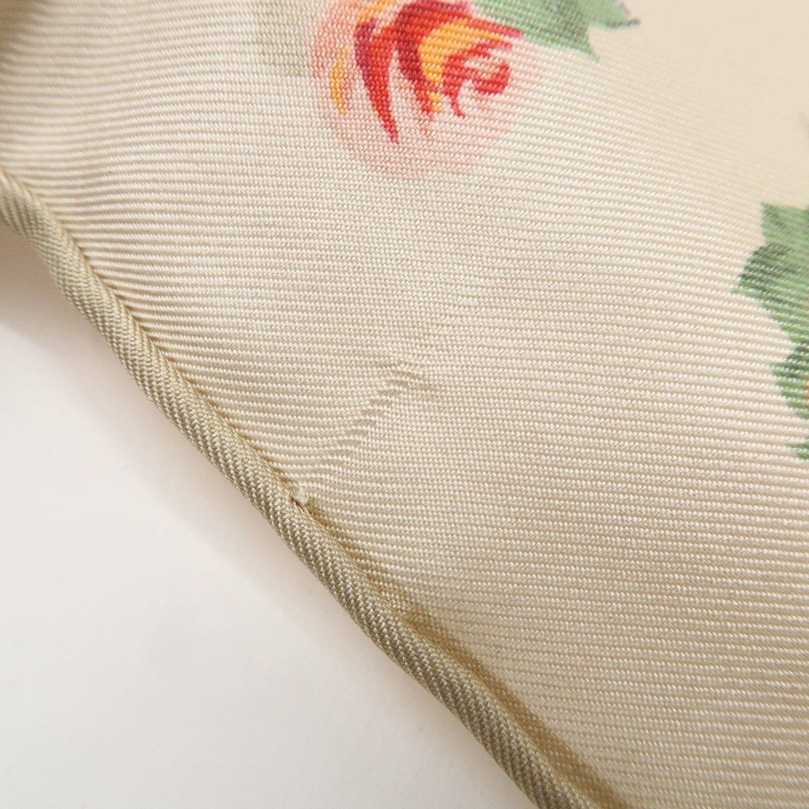 GUCCI Silk 100% Botanical Scarf Beige Multicolor