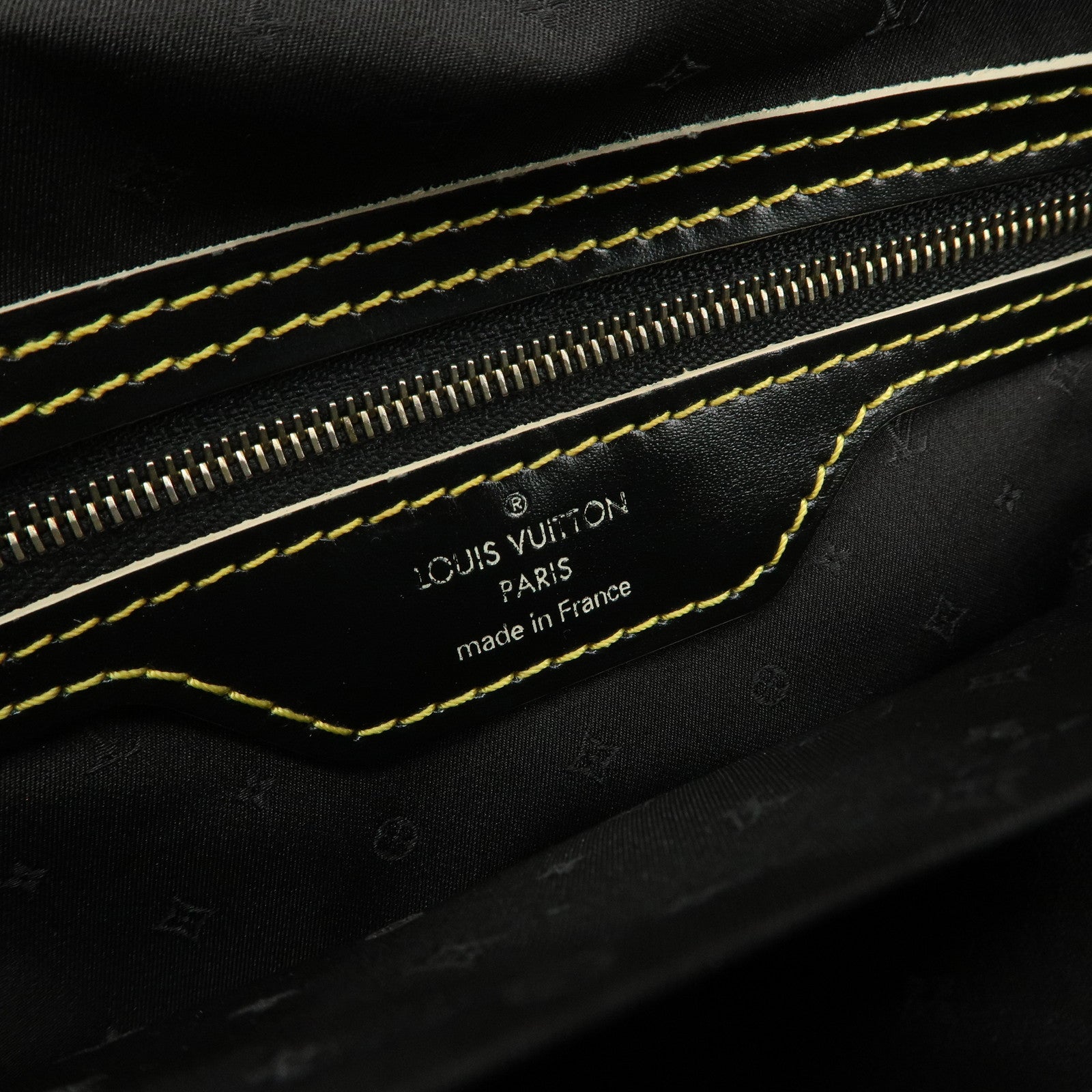 Louis Vuitton Suhari Leather Lock It MM Hand Bag Noir Black M91875