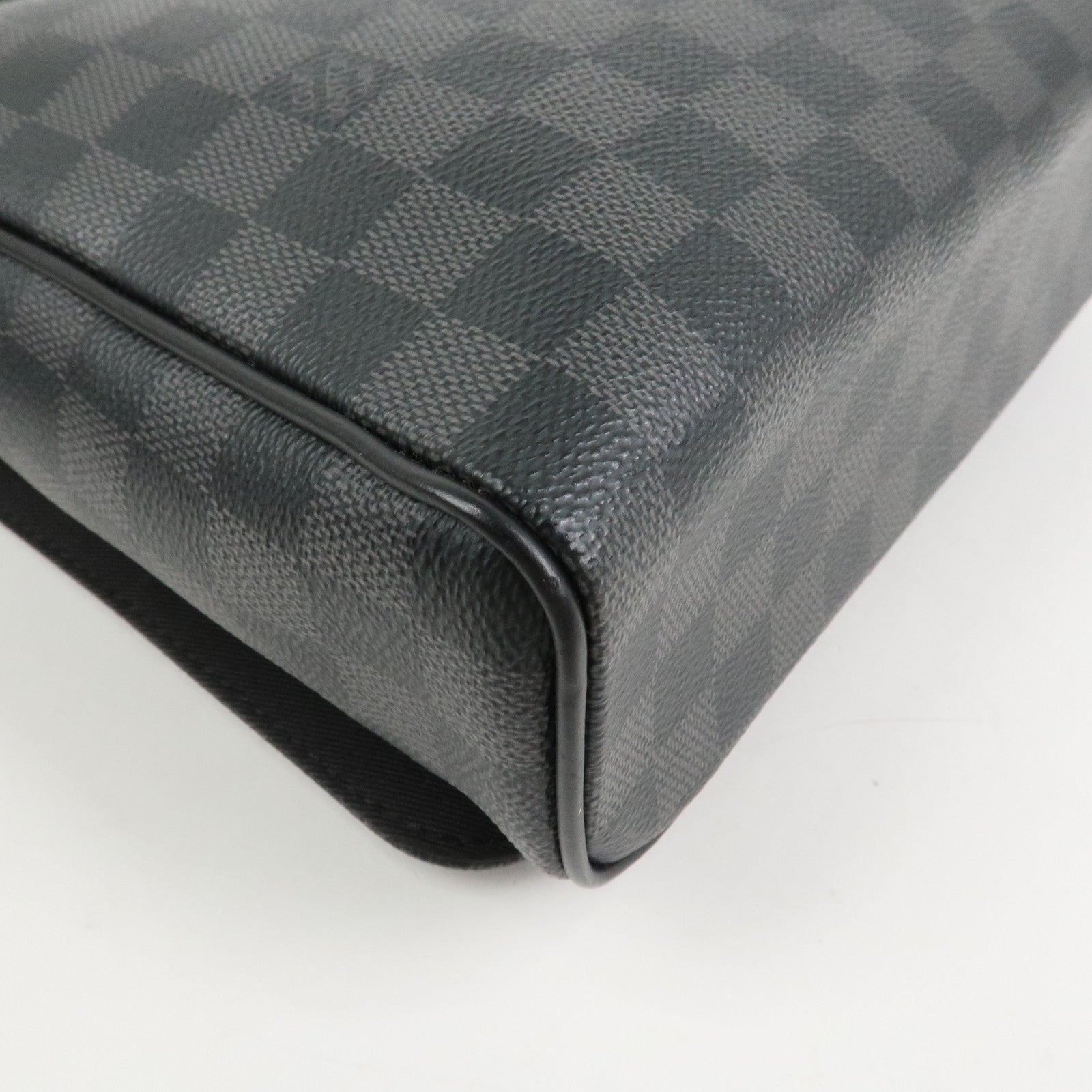 Louis Vuitton Damier Graphite District PM NM Crossbody Bag N41028