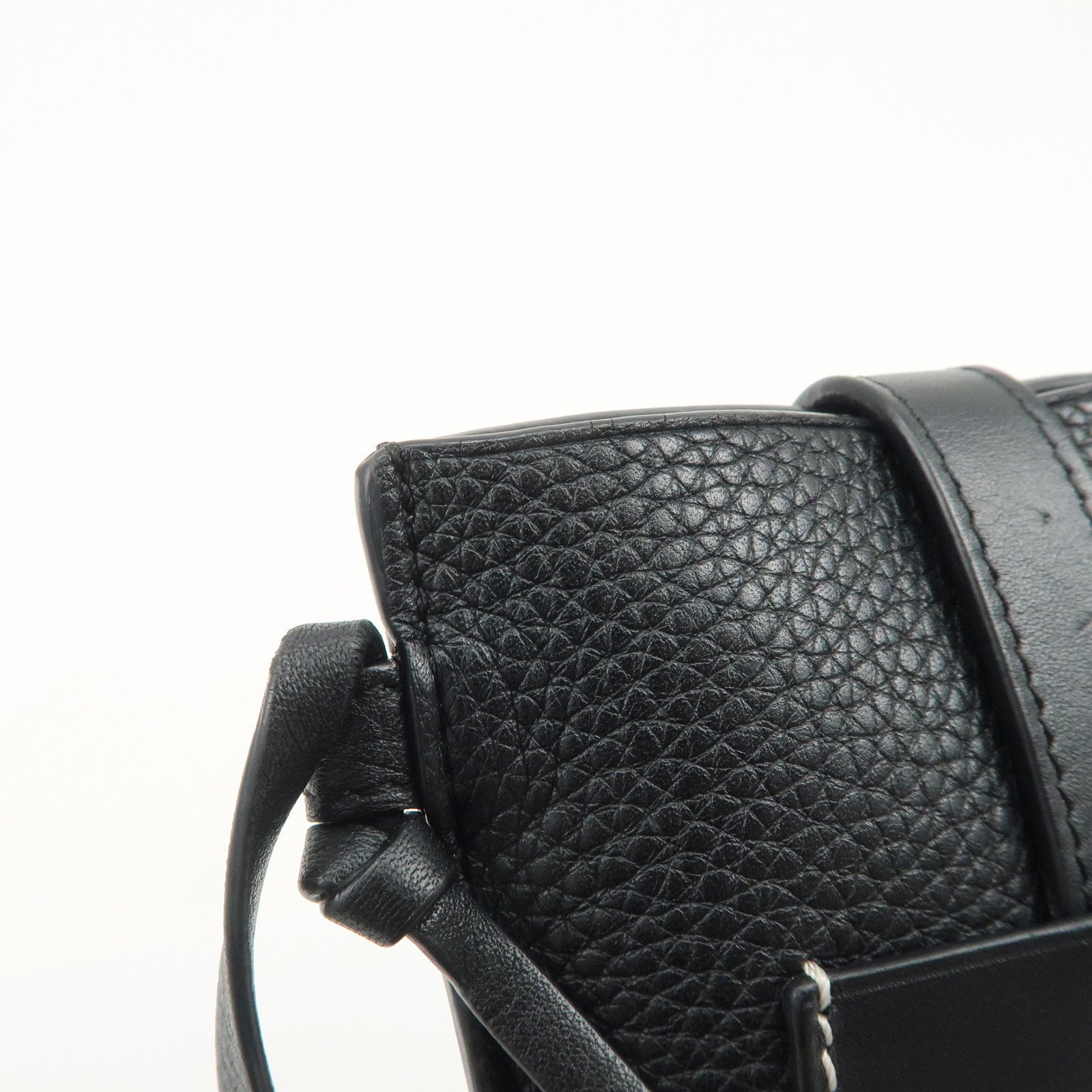 LOEWE Anagram Logo Calf Leather Shoulder Bag Crossbody Bag Black