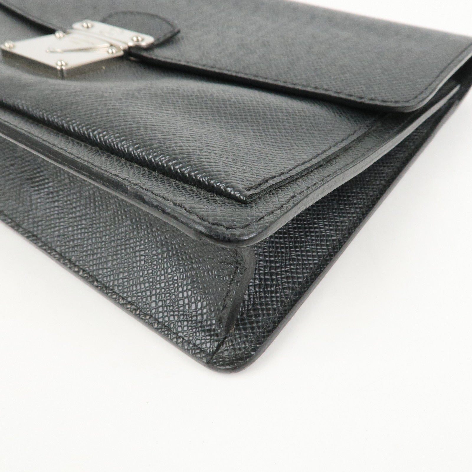 Louis Vuitton Taiga Veraiya Clutch Bag Ardoise M32592