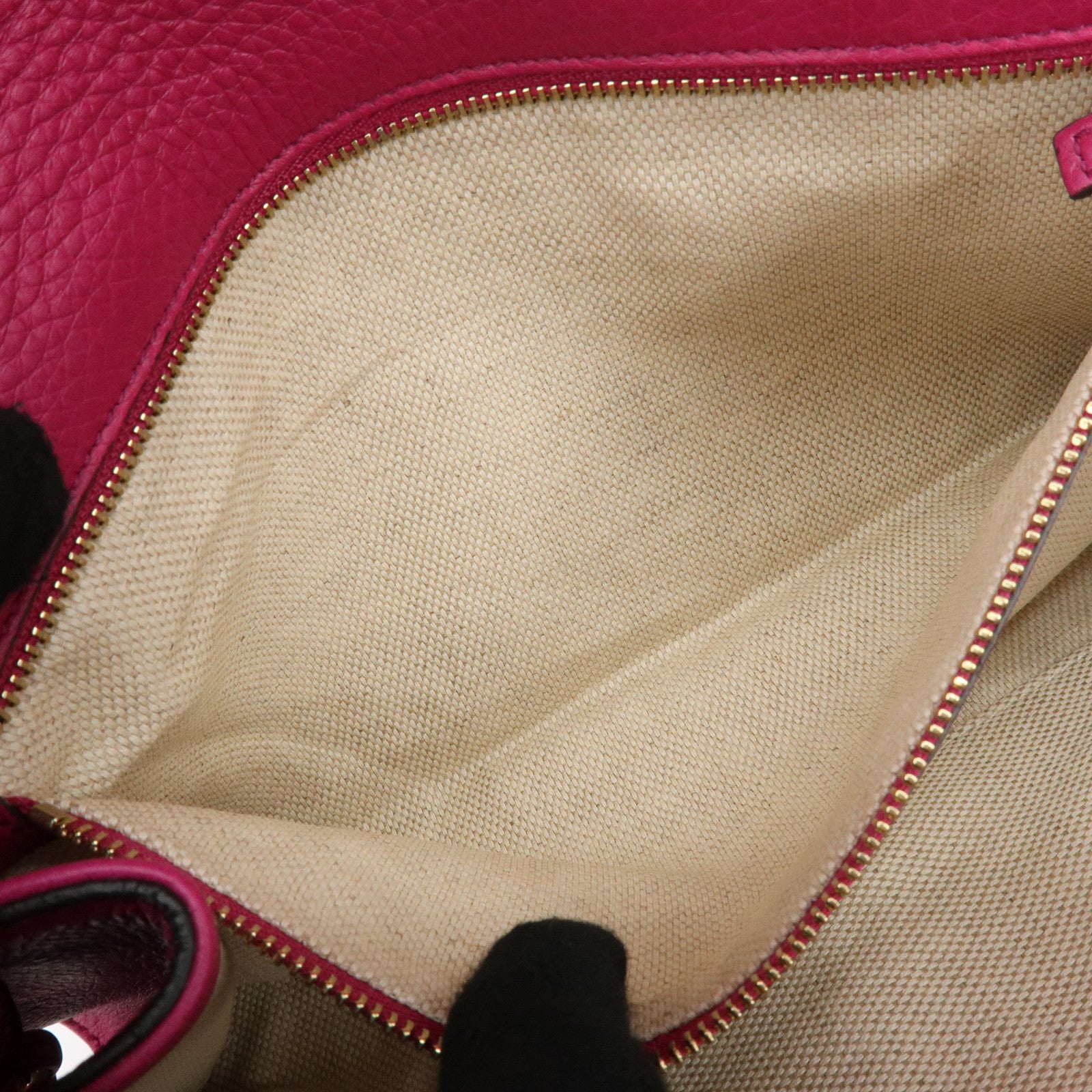 GUCCI SOHO Interlocking G Leather Tassel Clutch Bag Pink 336753