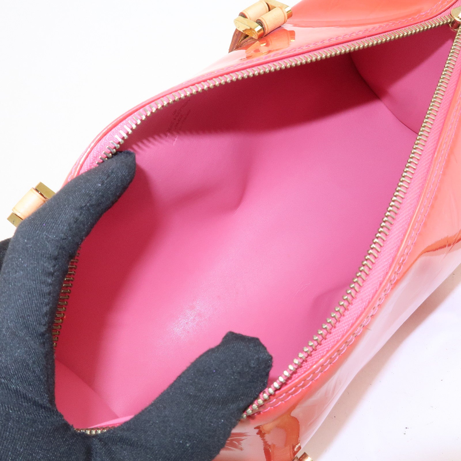 Louis Vuitton Monogram Vernis Leather Bedford Shoulder Hand Bag Framboise M9133F