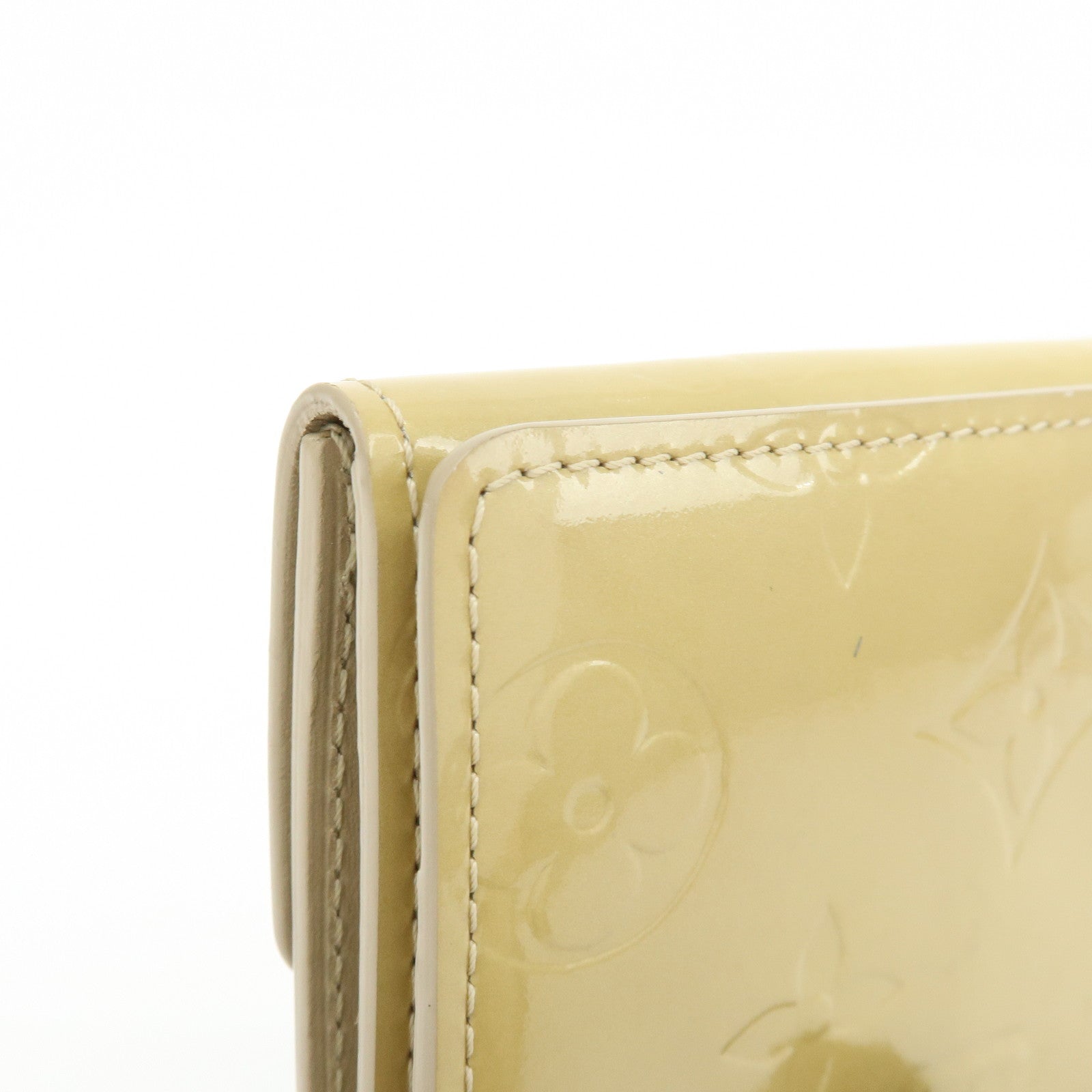 Louis Vuitton Monogram Vernis Leather Ludlow Wallet Beige M91160