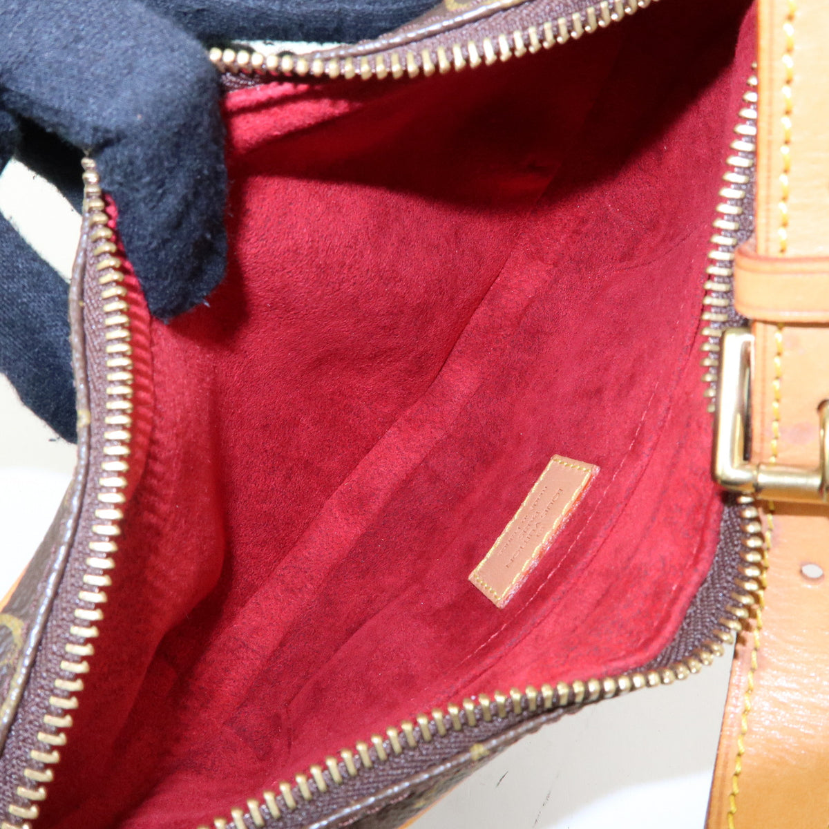 Louis Vuitton Monogram Pochette Croissant Shoulder Hand Bag M51510