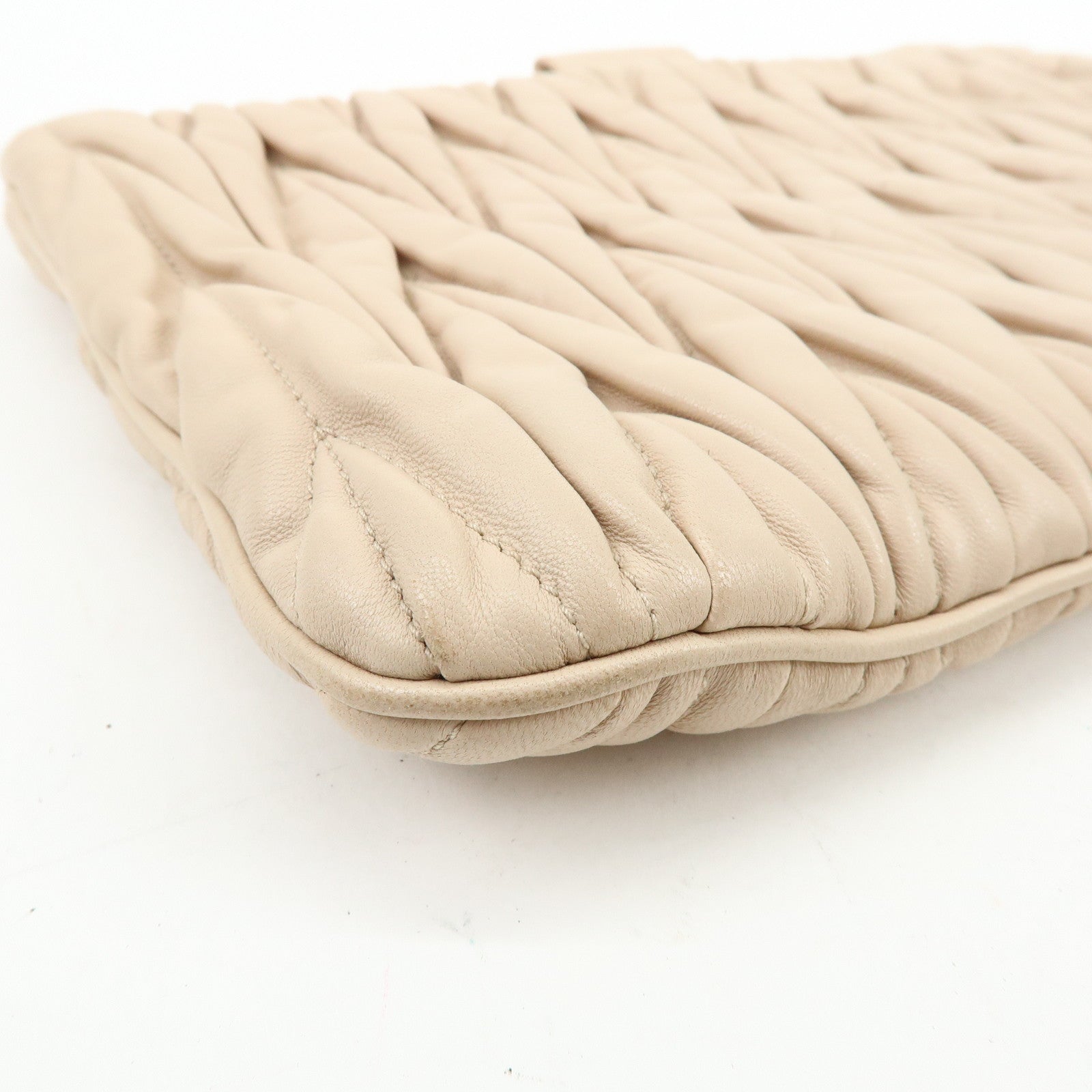 MIU MIU Matelasse Nappa Leather Clutch Bag Flat Pouch Beige RP0390