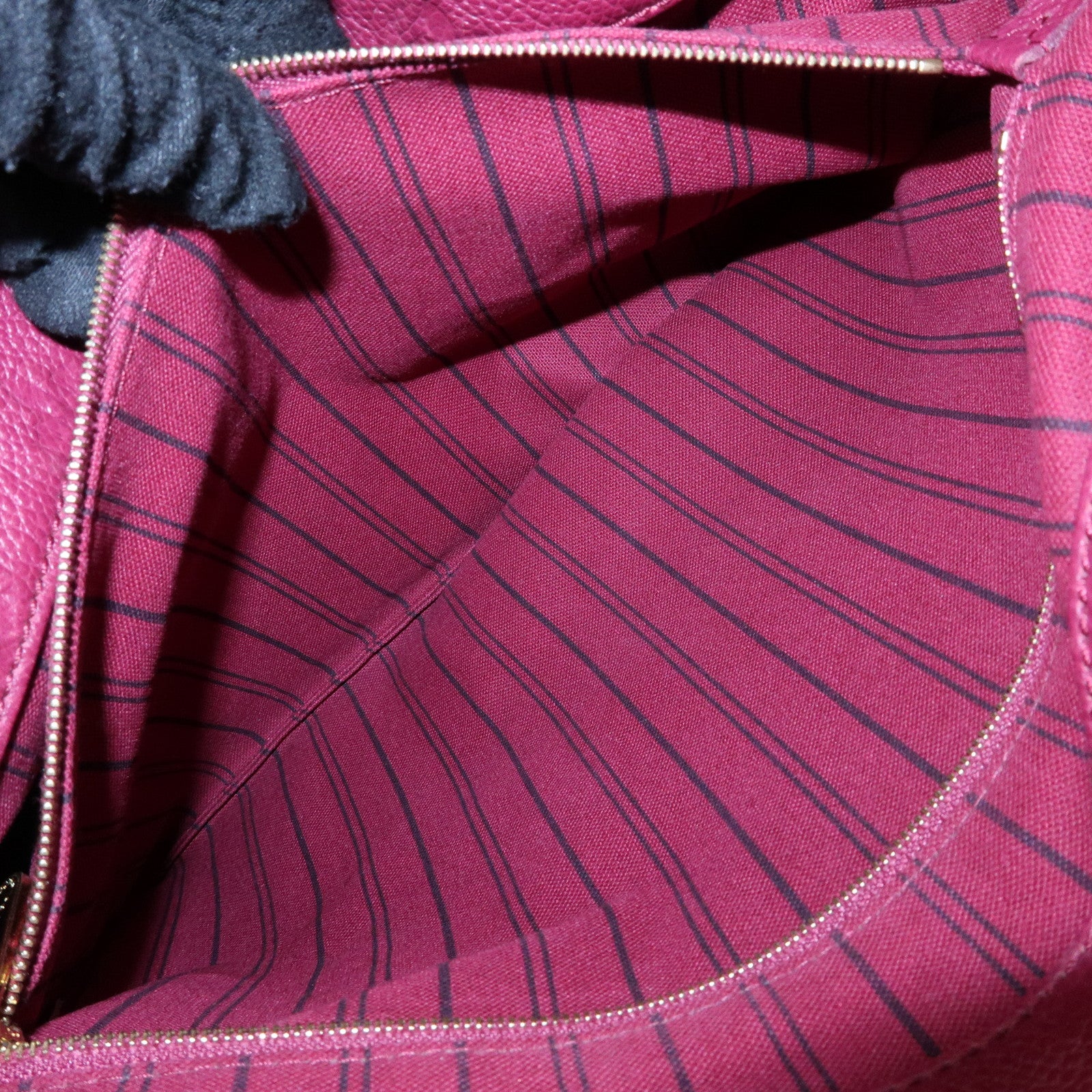 Louis Vuitton Monogram Empreinte Empreinte Leather MM Aurore M94047