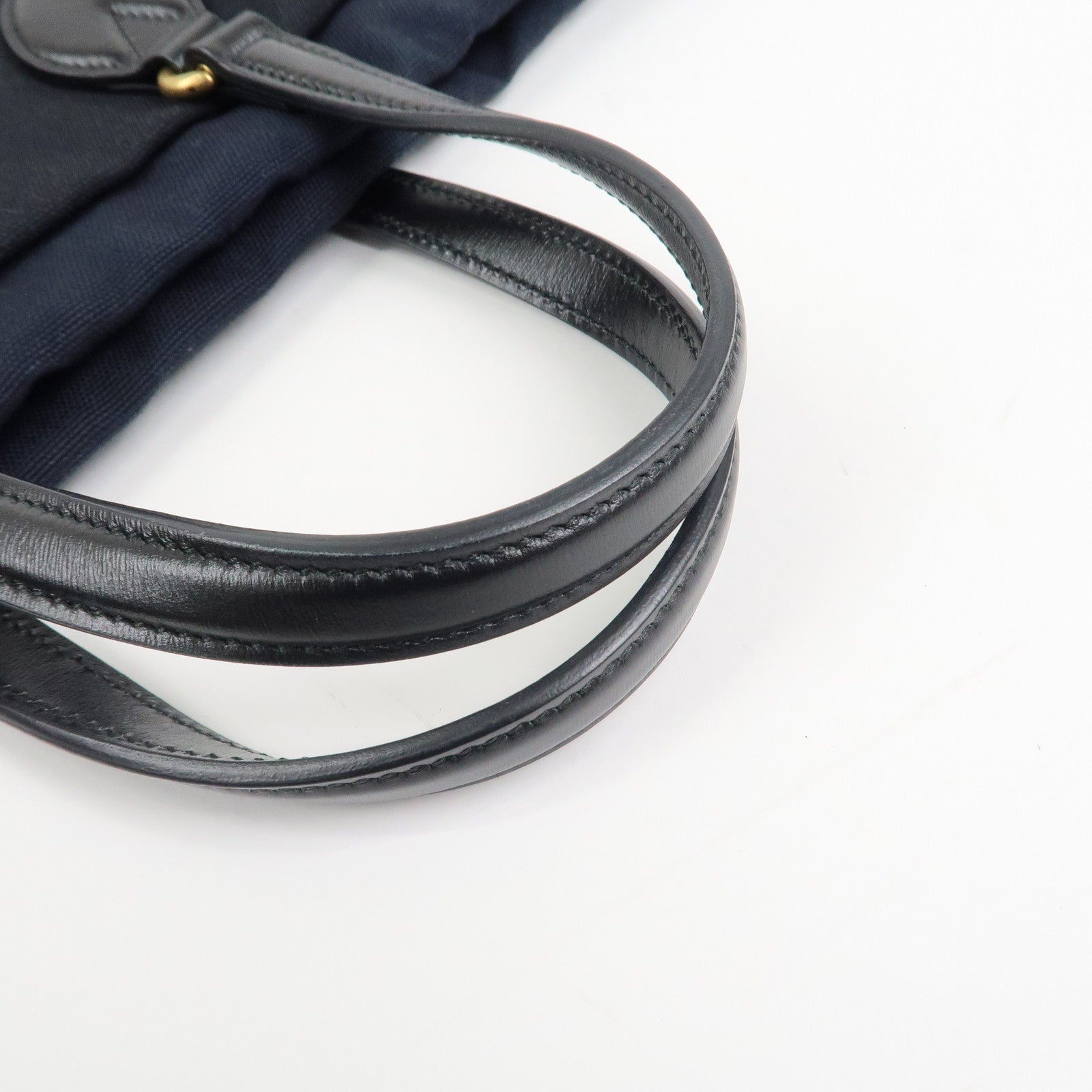 GUCCI Chateau Marmont and Gucci Drawstring Tote Bag 552403