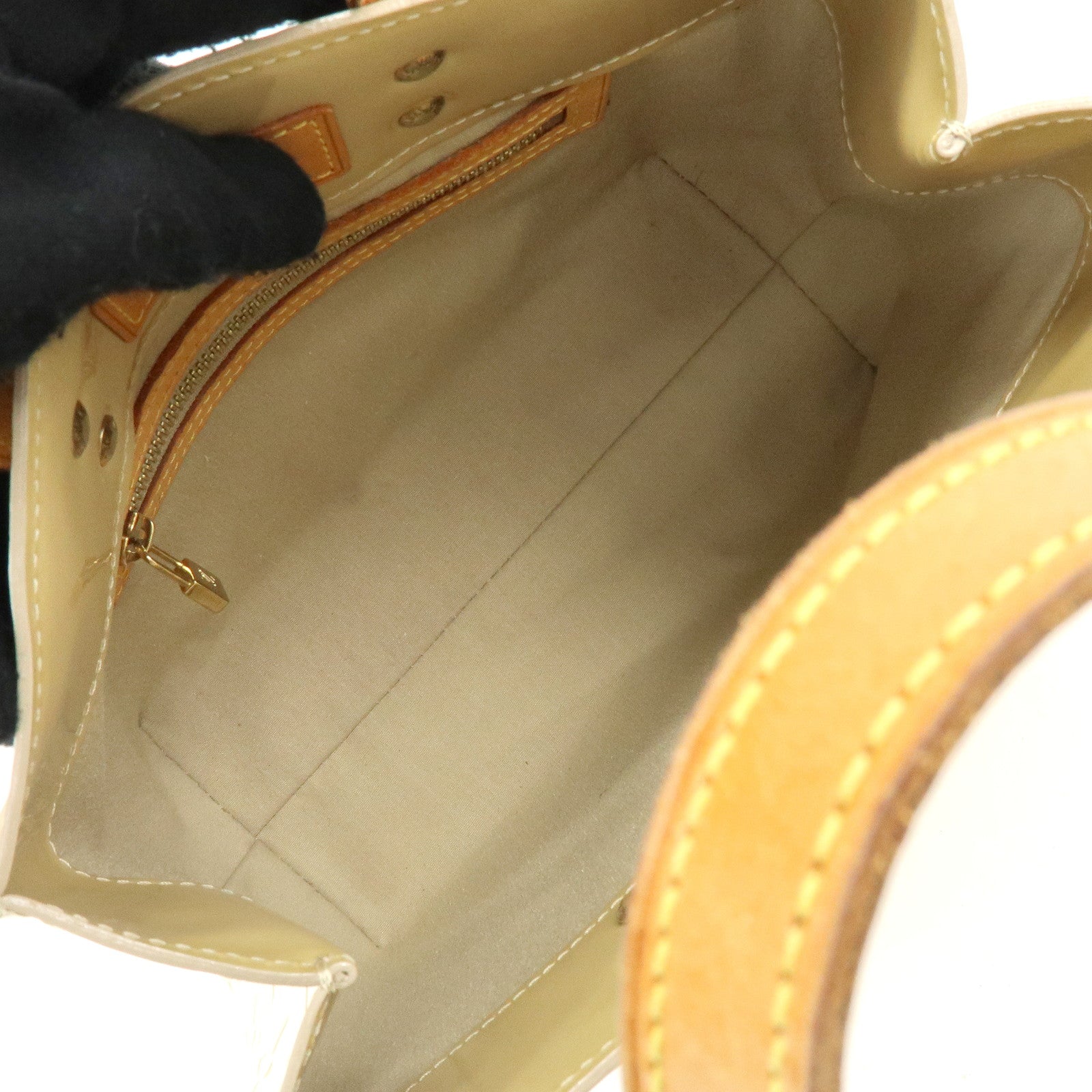 Louis Vuitton Monogram Vernis Reade PM Hand Bag Beige M91144