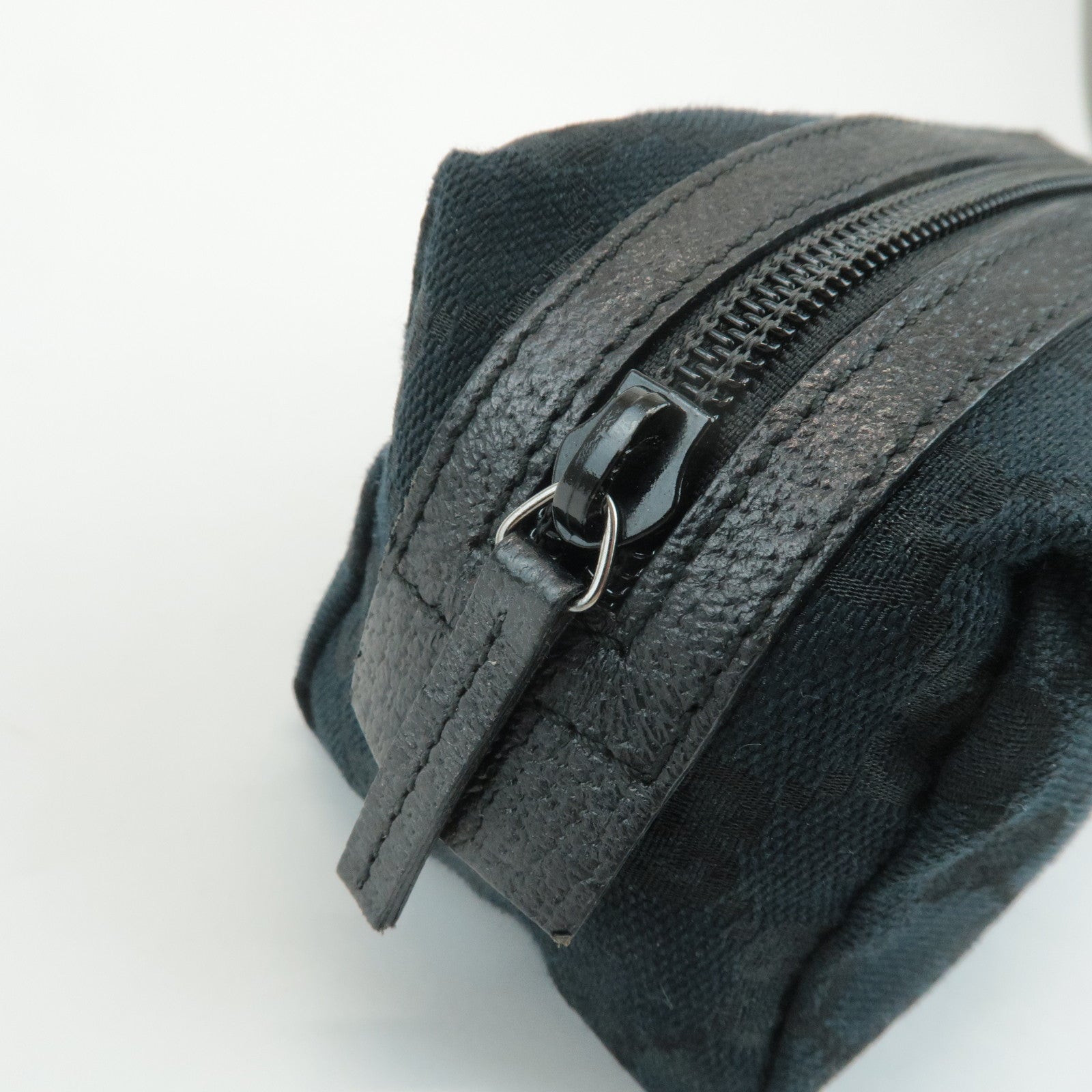 GUCCI Set of 2 GG Canvas Leather Cosmetic pouch 039.1113/29596 Used