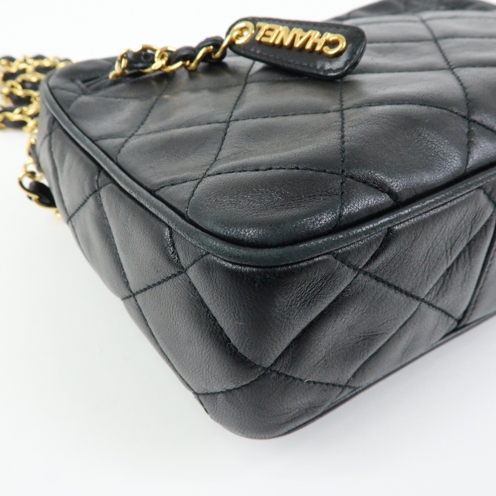 CHANEL Matelasse Lambskin Chain Shoulder Bag Crossbody Bag Black