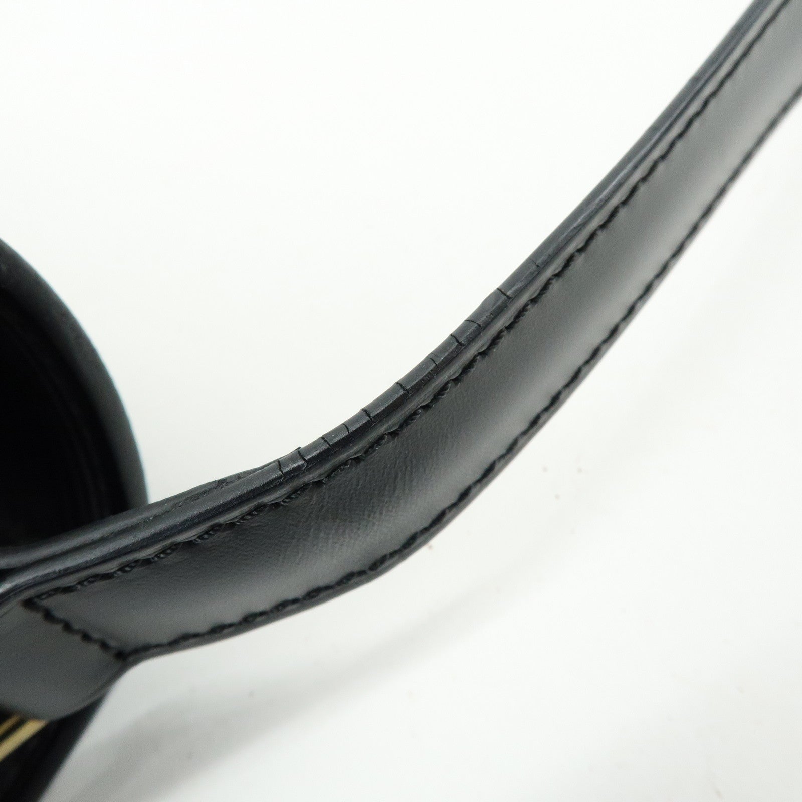 Louis Vuitton Epi Cartouchiere Shoulder Crossbody Bag Noir M52242