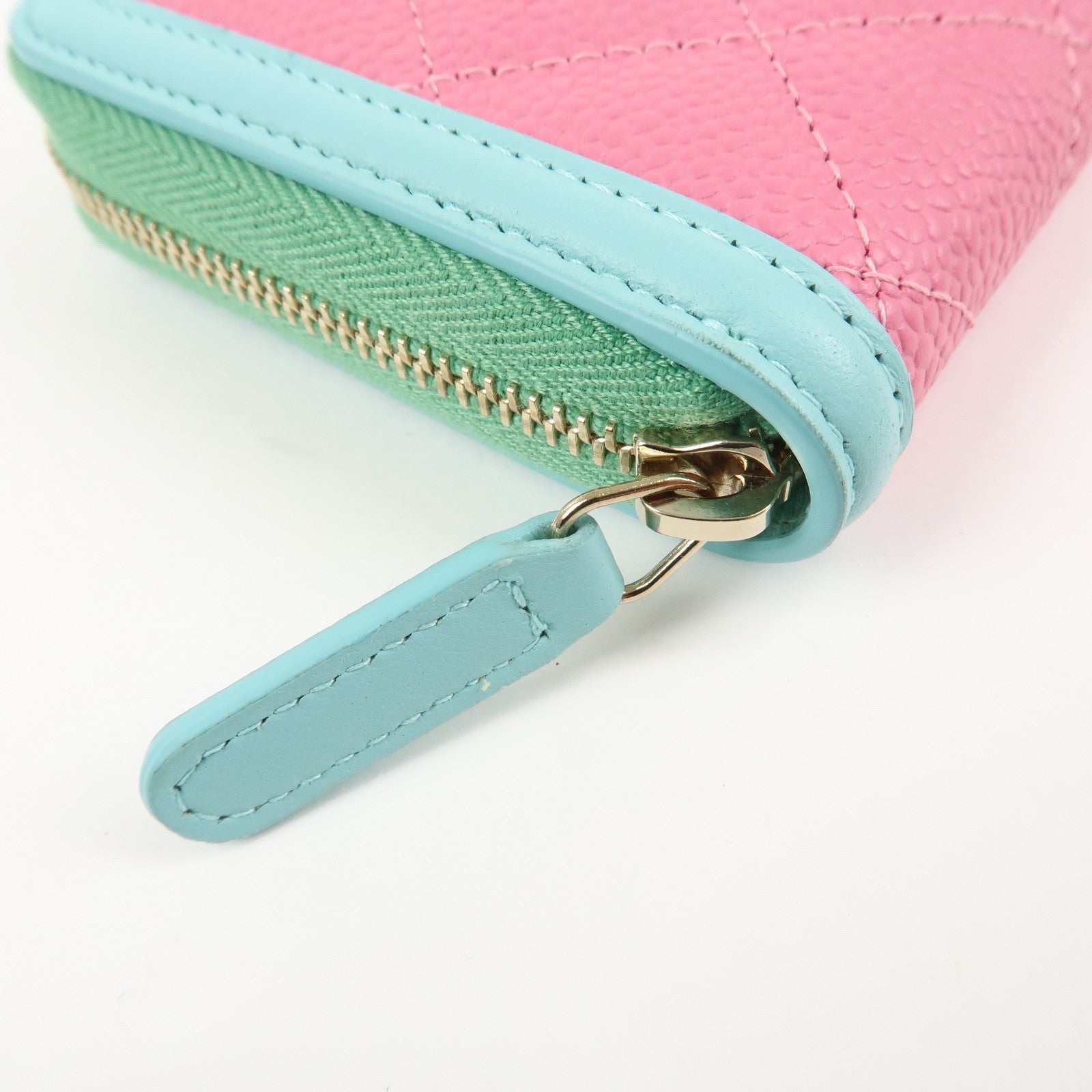 CHANEL COCO Mark CC Filigree Caviarskin Round Zippy Wallet Pink A84446 Used