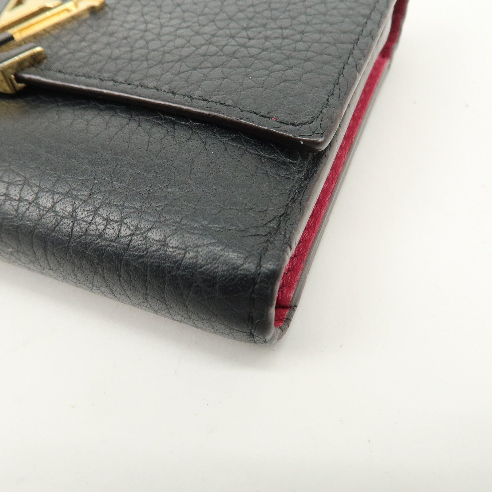 Louis Vuitton Leather Portefeuille Capucines Compact Wallet M62157