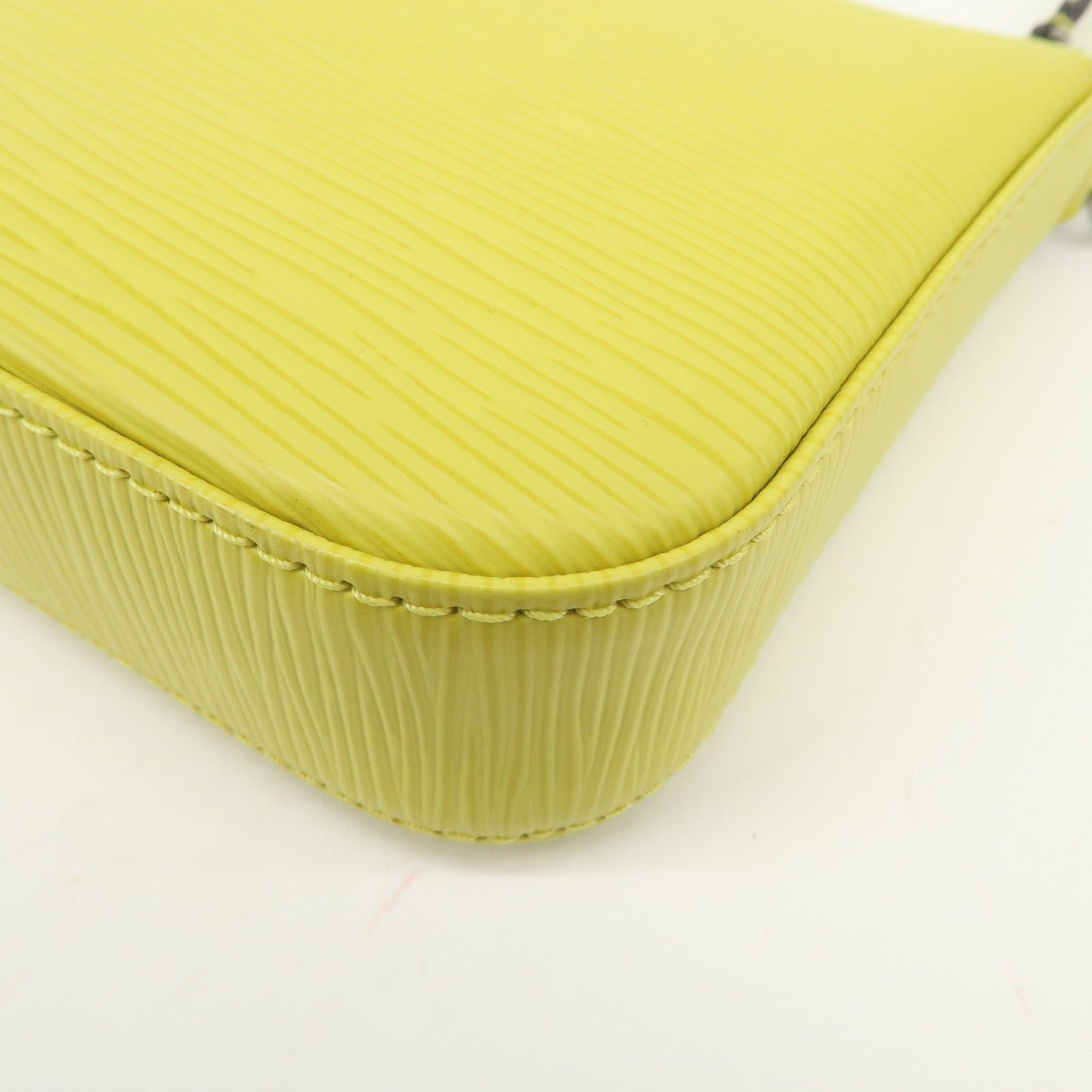 Louis Vuitton Epi Pochette Accessoires Pouch Pistache M40975