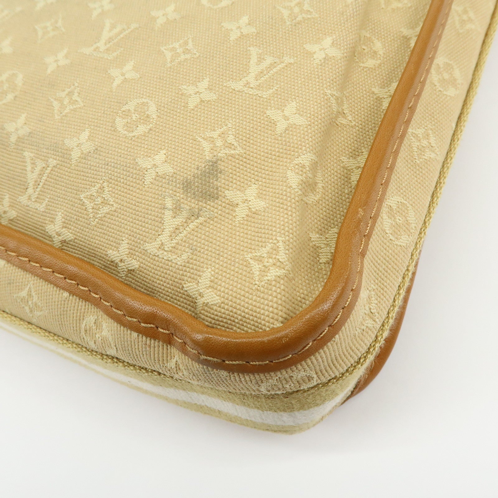 Louis Vuitton Monogram Mini Buzas Mary Kate Shoulder Bag M92323