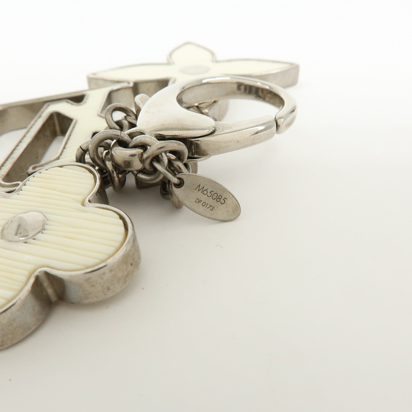 Louis Vuitton Bijoux Sac Fleur de Epi Bag Charm Silver White M65085