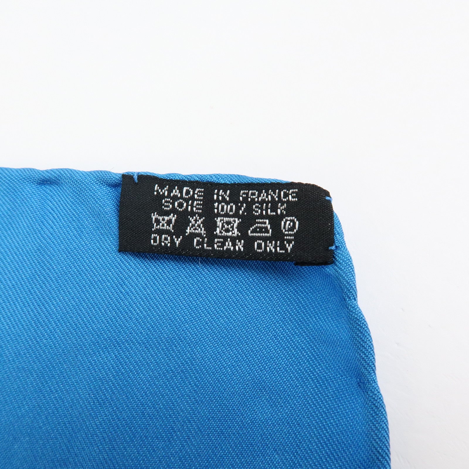 HERMES Carre 90 Silk 100% Scarf VOYAGE EN ETOFFES Blue Orange Pink
