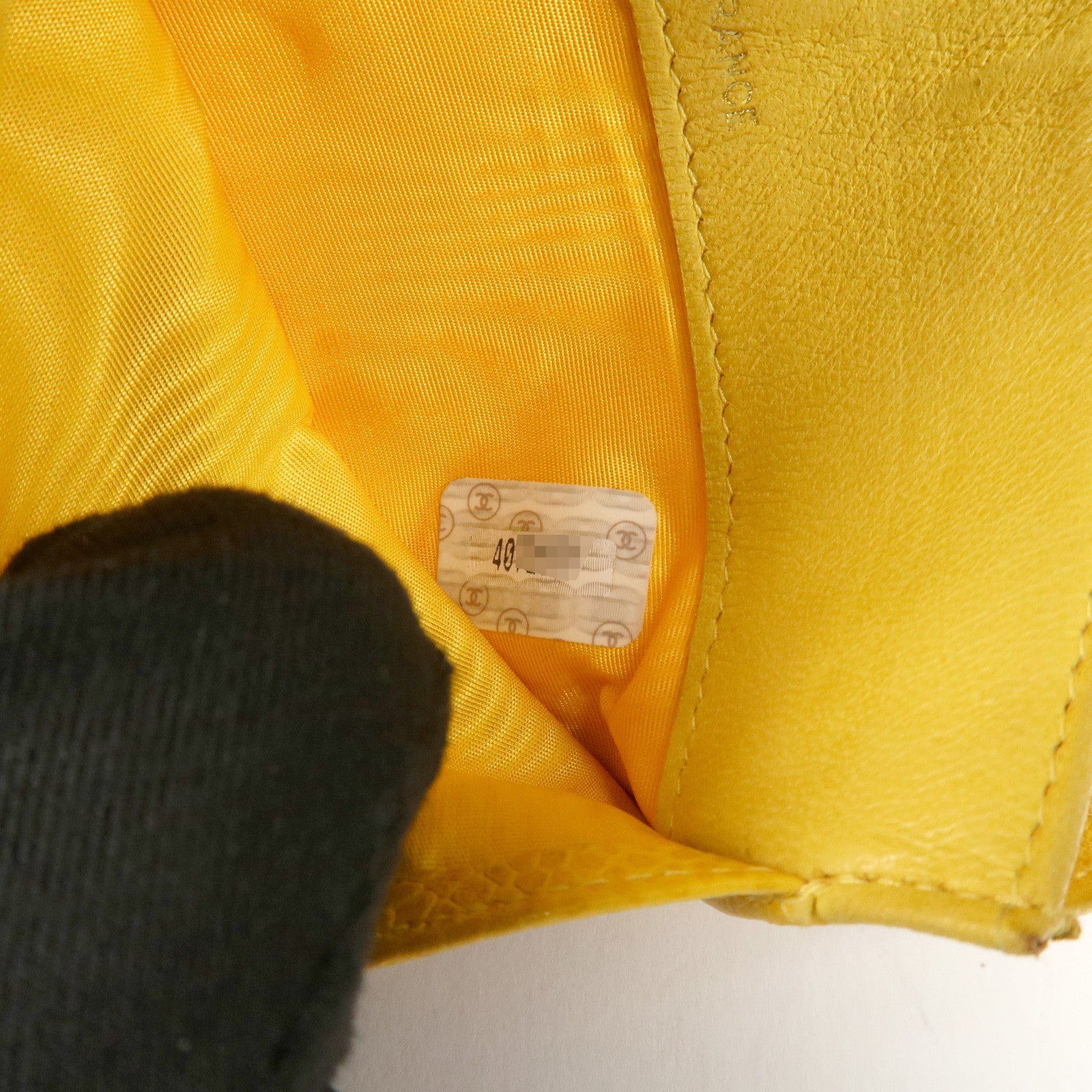 CHANEL COCO Mark Caviarskin Bi-Fold Card Case Coin Case 4072657 Used