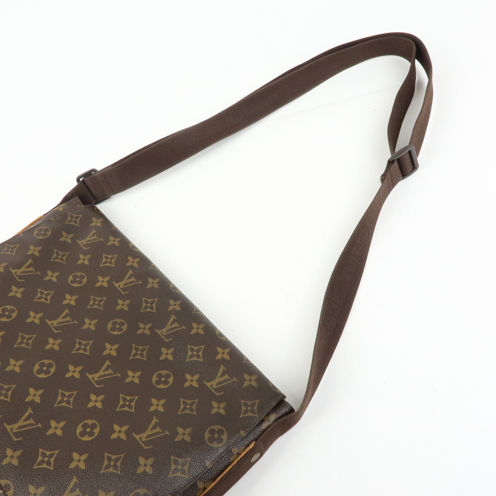Louis Vuitton Monogram Messenger MM Beaubourg Crossbody Bag M97038