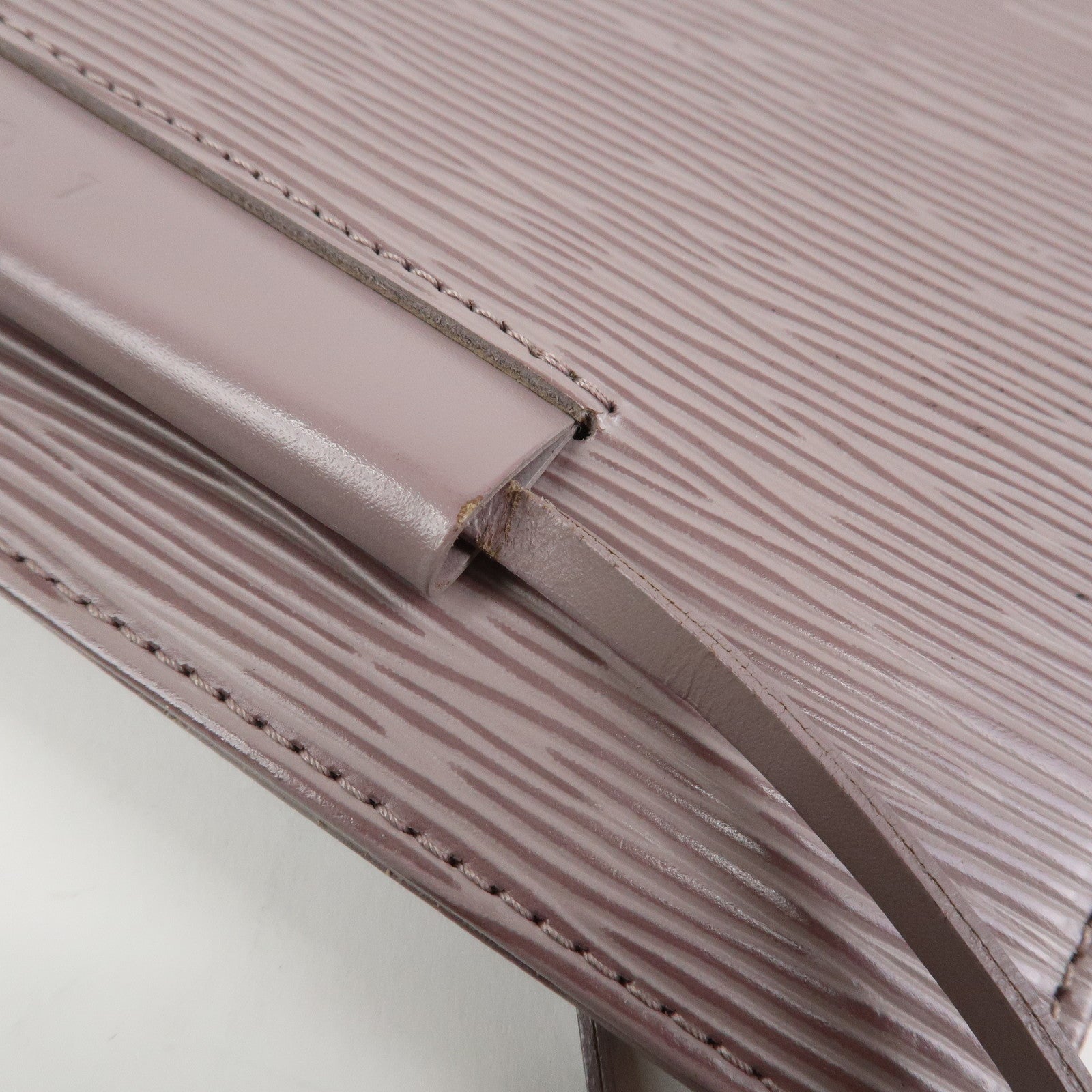 Louis Vuitton Epi Croisette PM Shoulder Bag Lilac M5249B