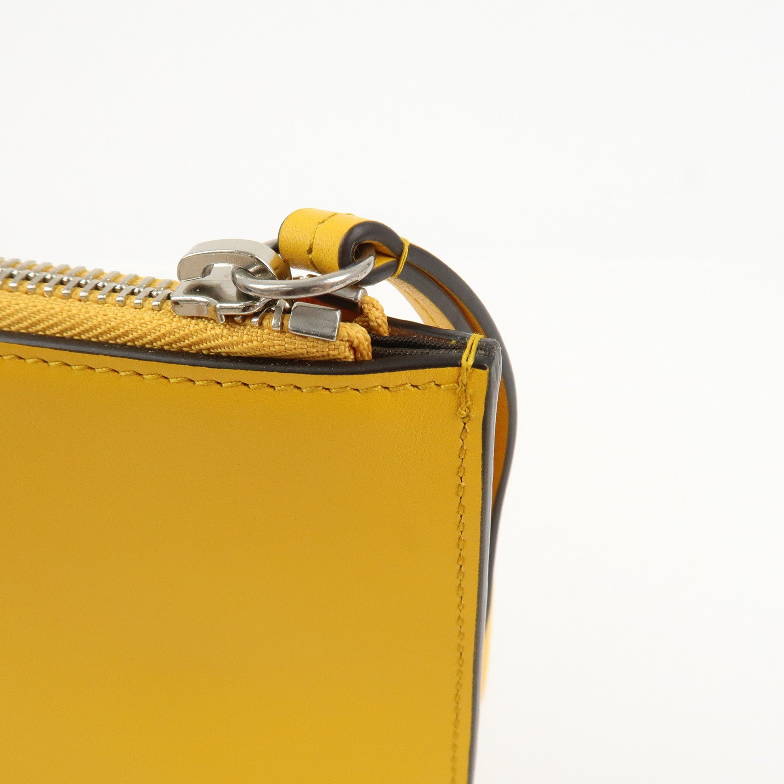 GUCCI GG Supreme Arabesque Leather Clutch Bag Beige Yellow 410810