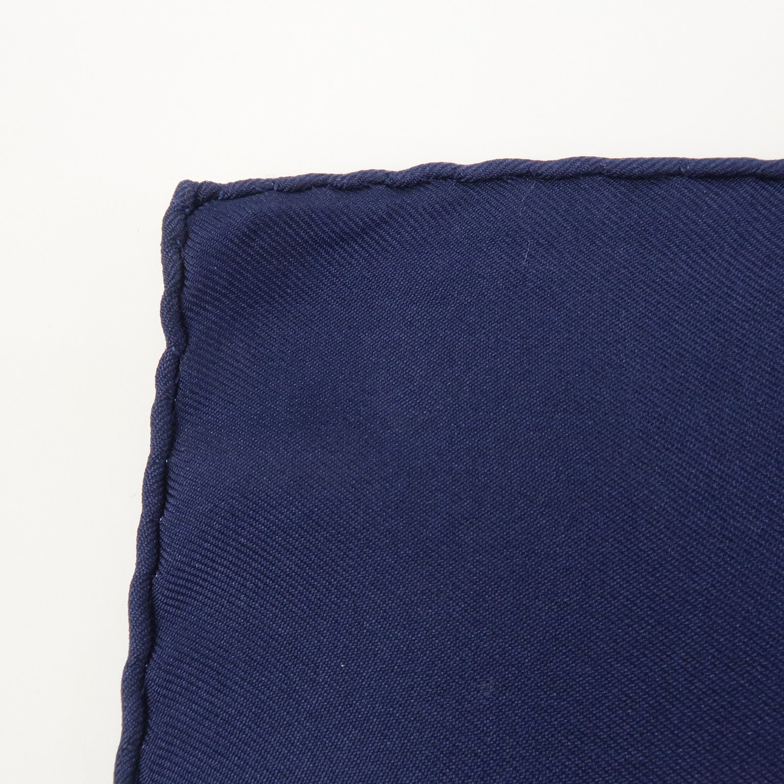 HERMES Carre 90 Silk 100% Scarf Eperon d'or White Navy