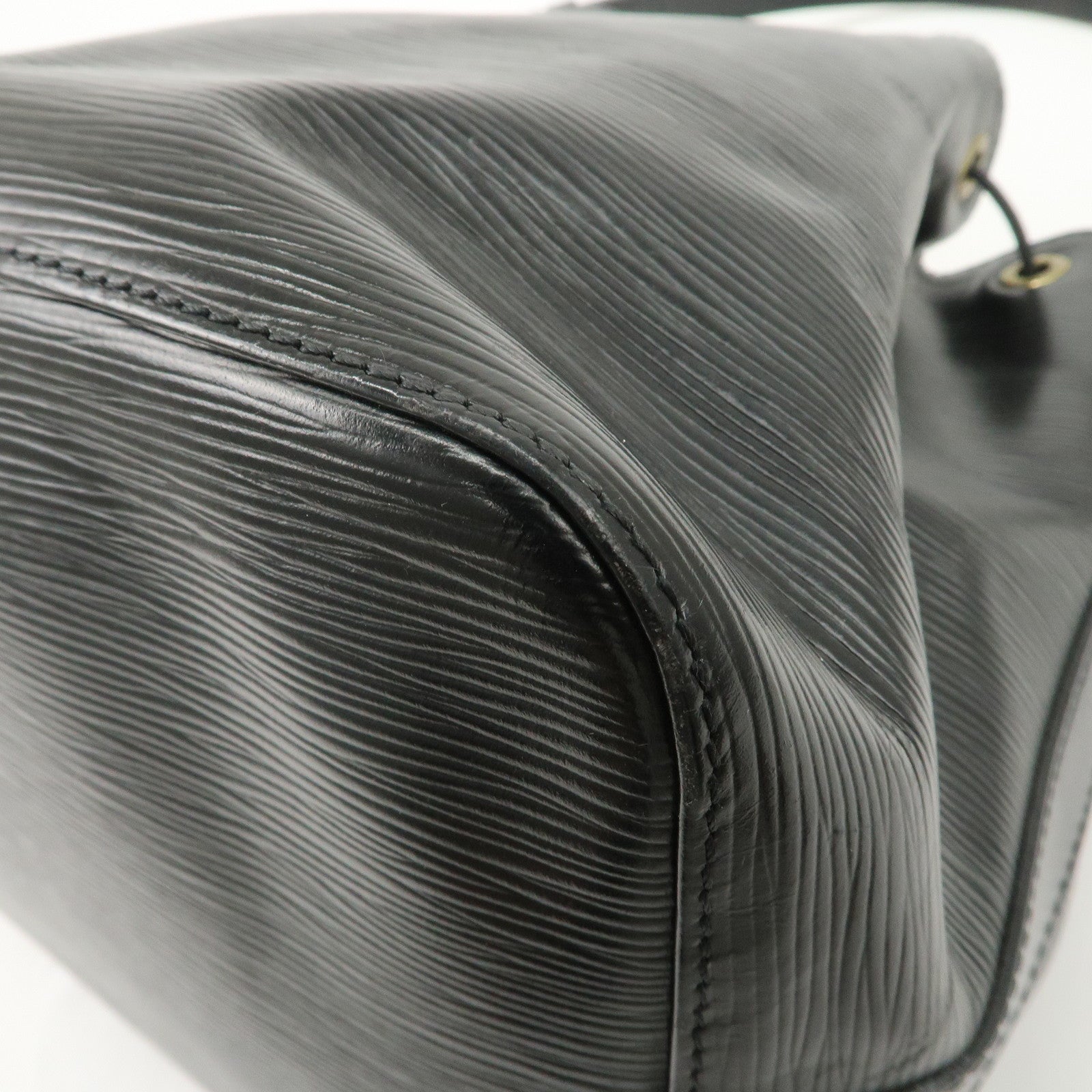 Louis Vuitton Epi Petit Noe Shoulder Bag Noir Black M59012