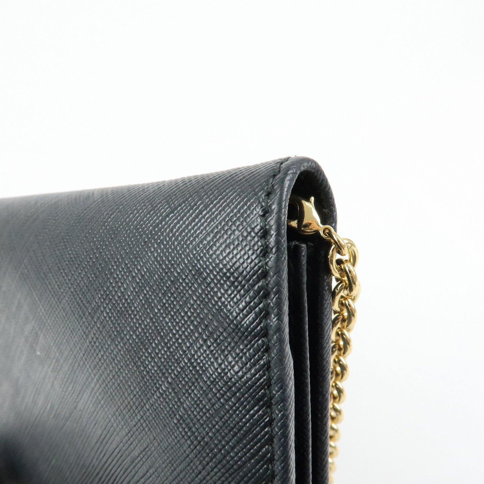 Ferragamo Vara Ribbon Leather Chain Wallet Shoulder Bag Black