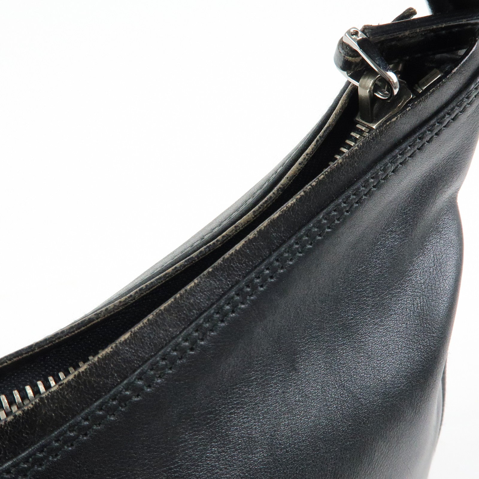 GUCCI Logo Leather Shoulder Bag Hand Bag Black 001.3766