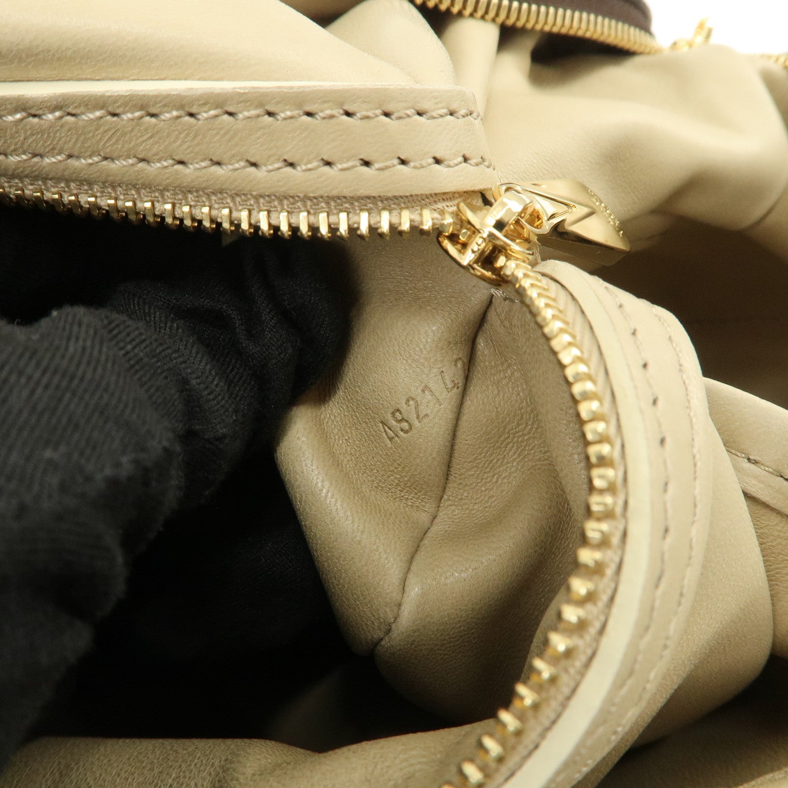 Louis Vuitton Leather Sac Louis VIP Customer Limited SPO Hand Bag