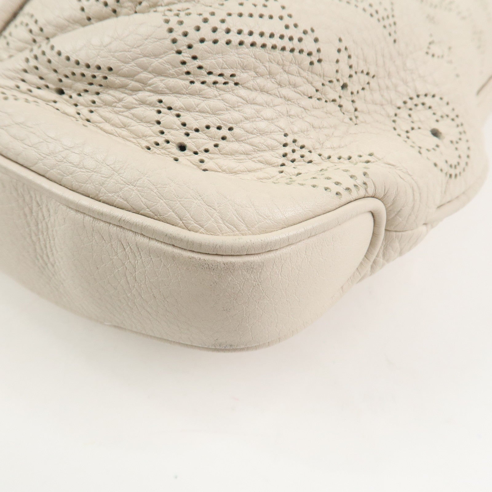Louis Vuitton Monogram Mahina Selene PM Shoulder Bag Blanc M94275