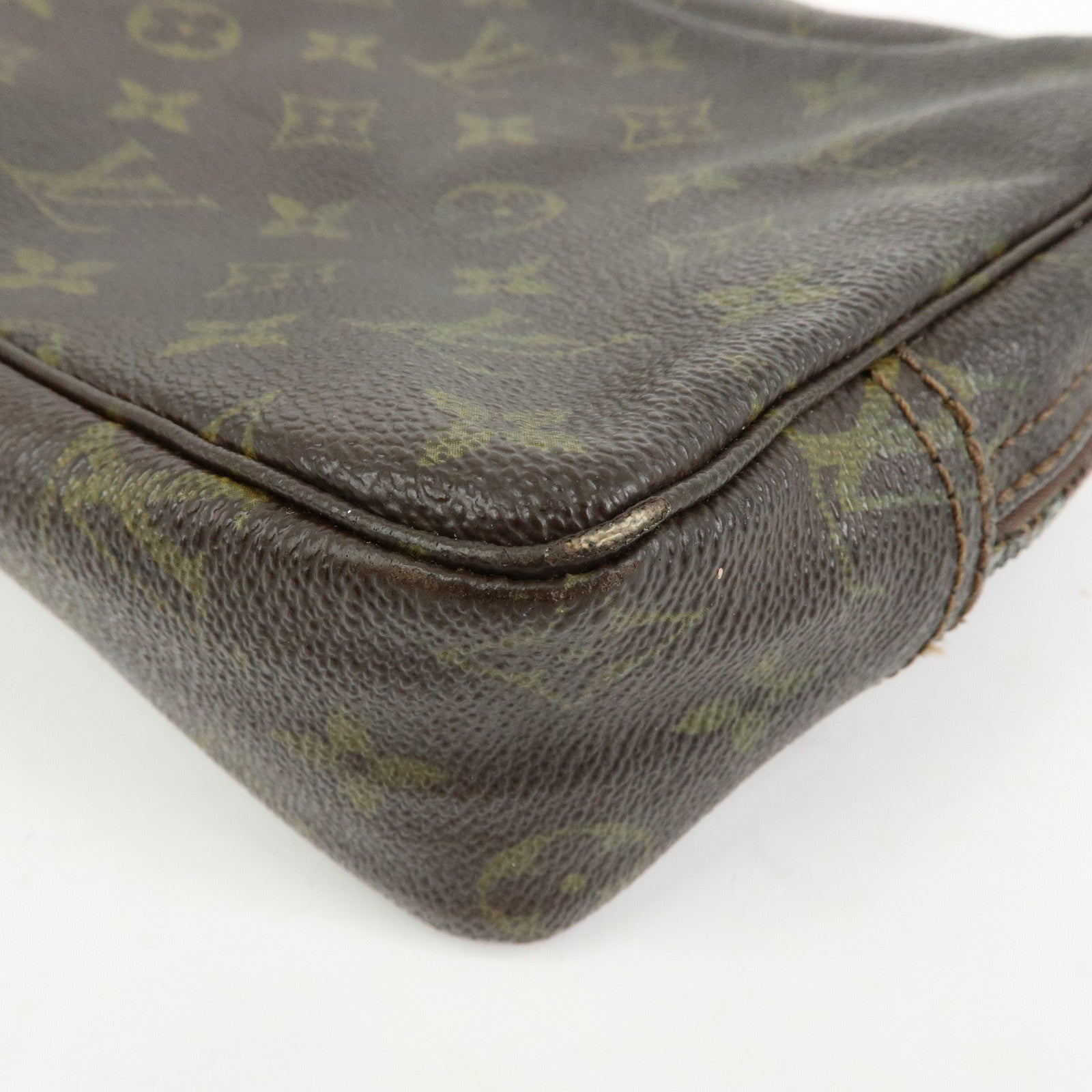 Louis Vuitton Monogram Trousse Toilette 23 Cosmetic Pouch M47524