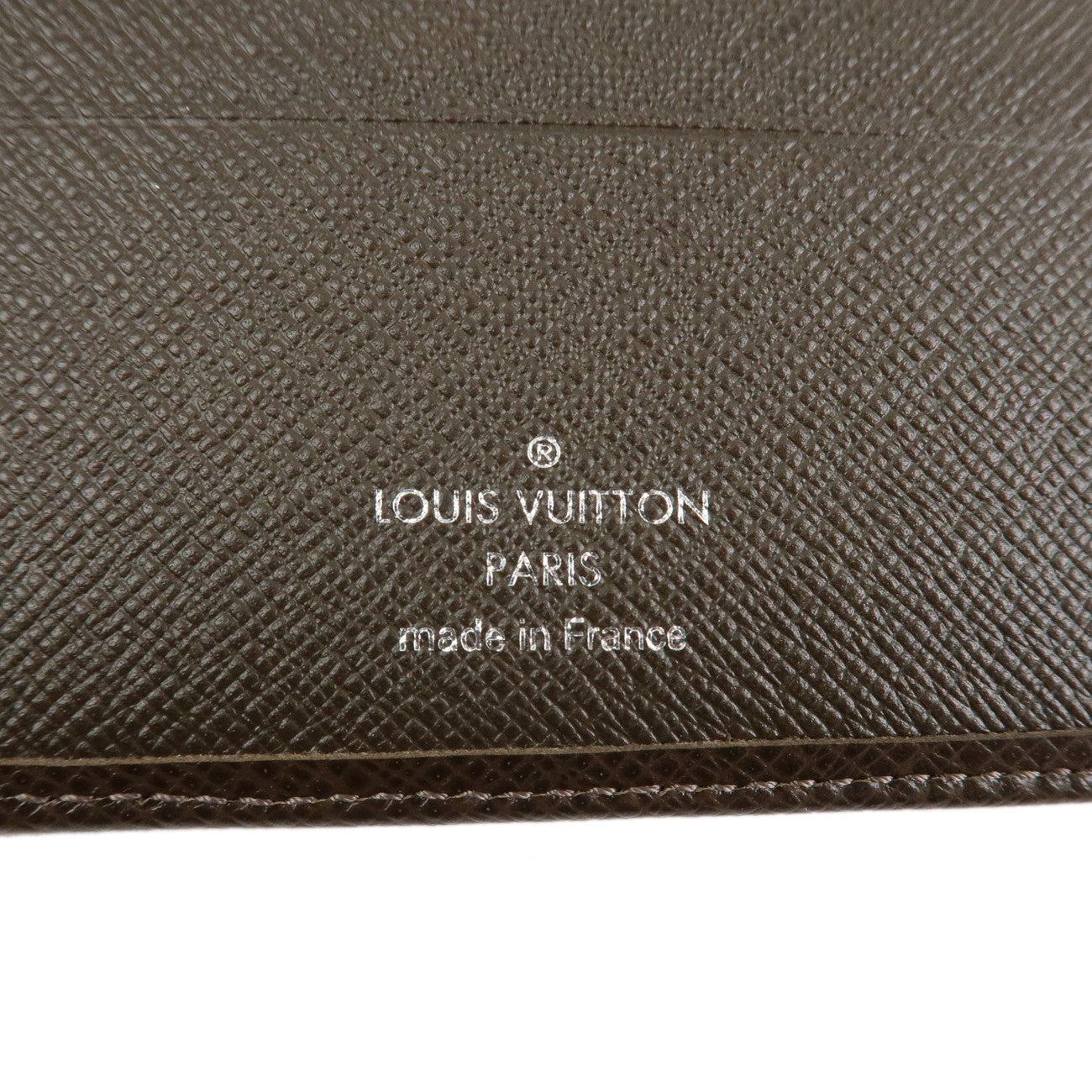 Louis Vuitton Taiga Porte Billets 3 Vole Wallet Grizzly M30428