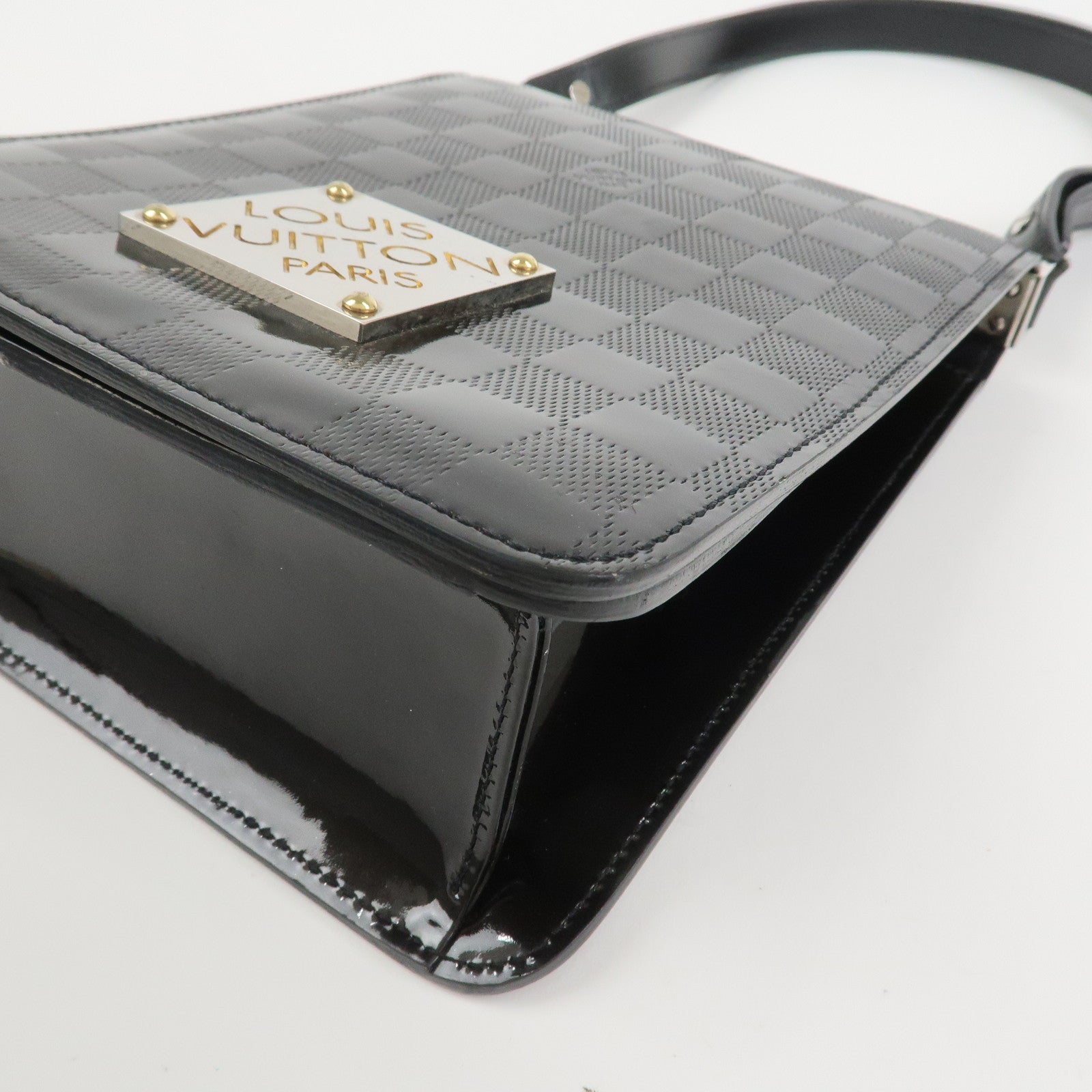 Louis Vuitton Damier Vernis Club Shoulder Bag Noir M92127