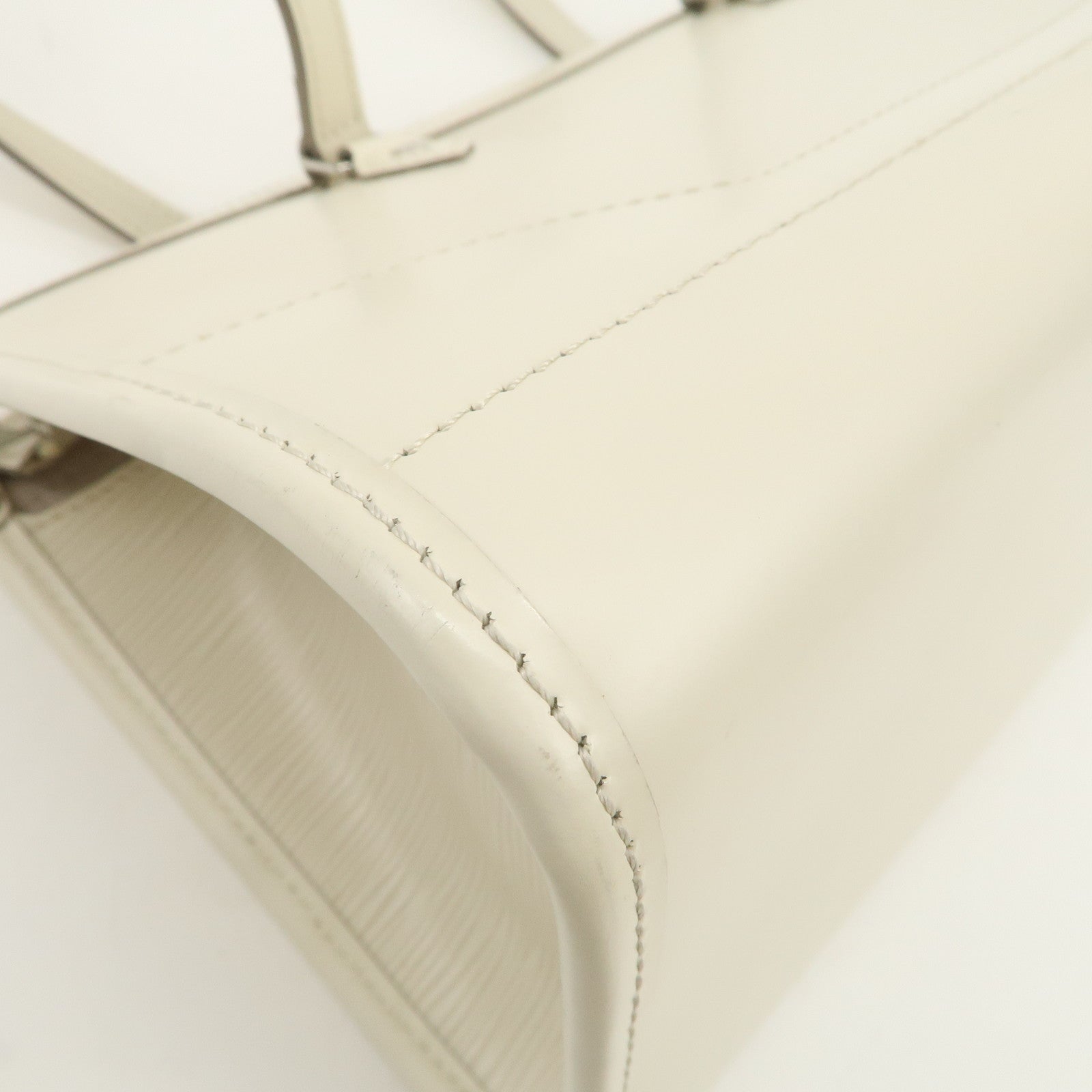 Louis Vuitton Epi Madeleine PM Hand Bag Ivoire White M5933J