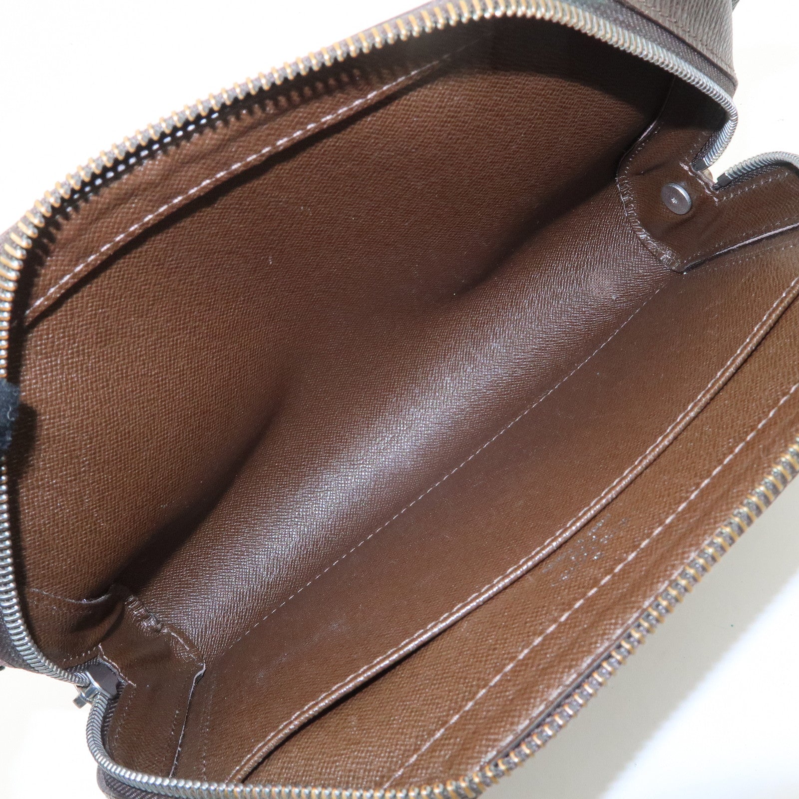 Louis Vuitton Taiga Baikal Clutch Bag Hand Bag Akajou M30186 Used